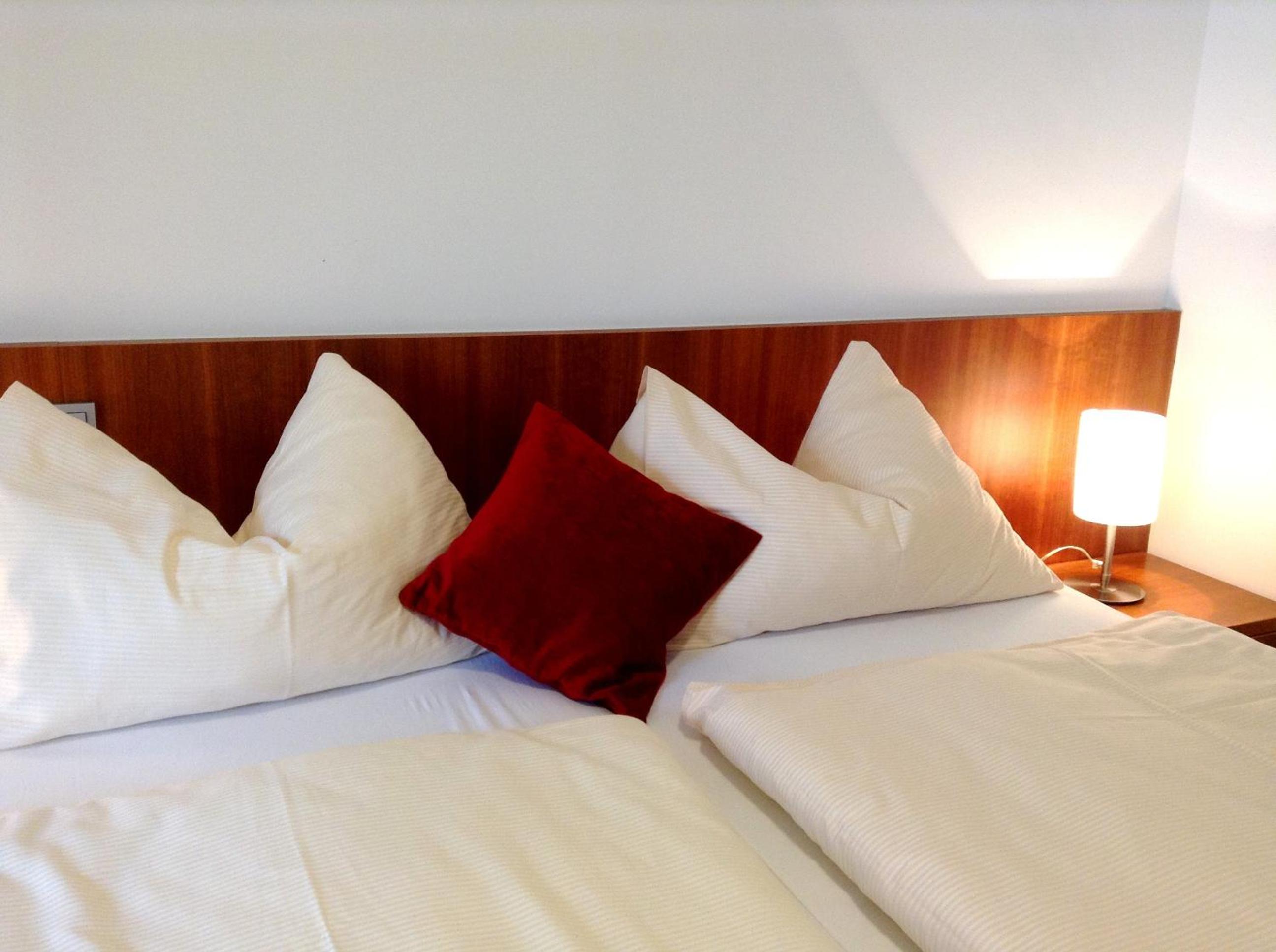 Double Room - Photo 10