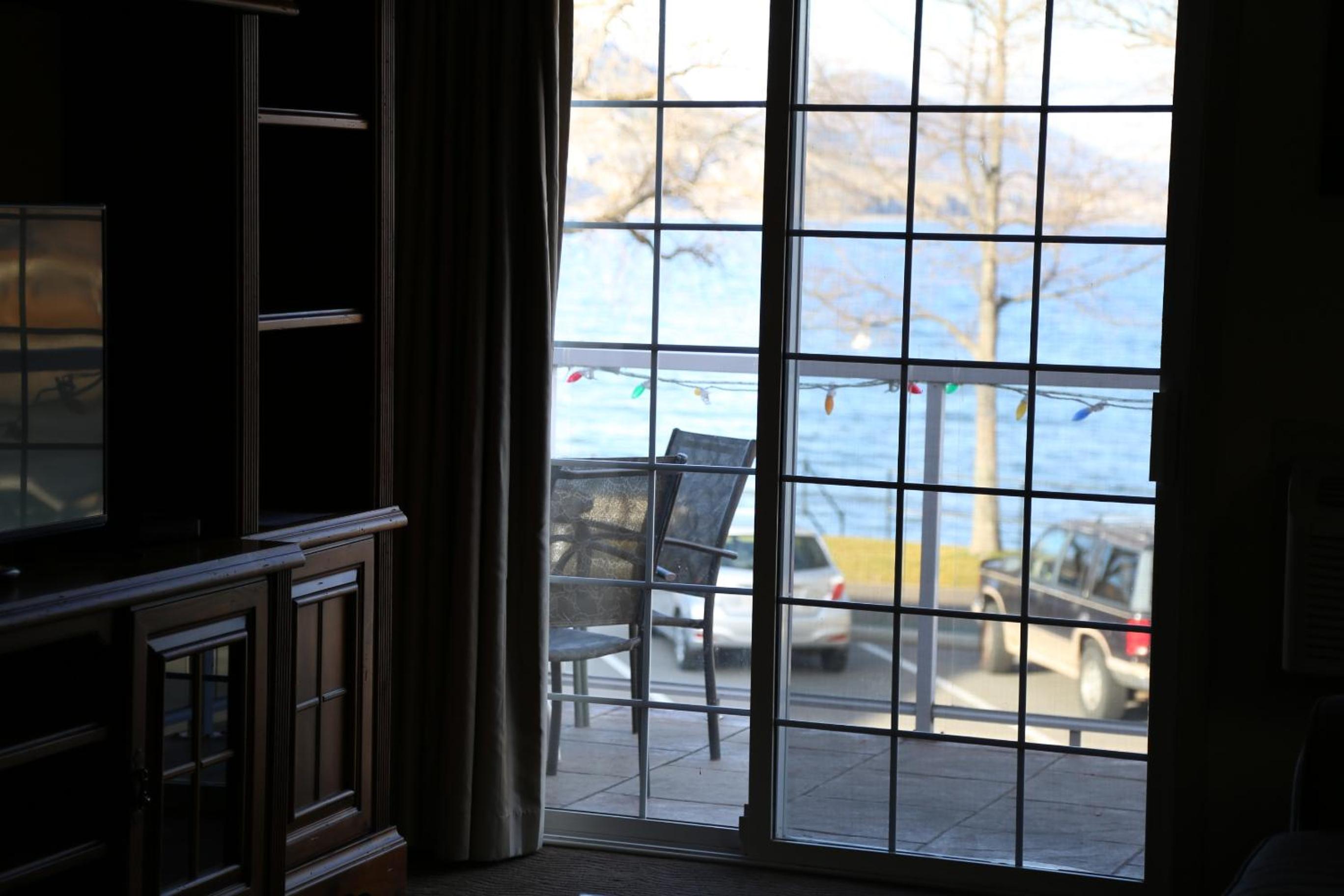 Deluxe Suite - Non Pet Friendly - Photo 4