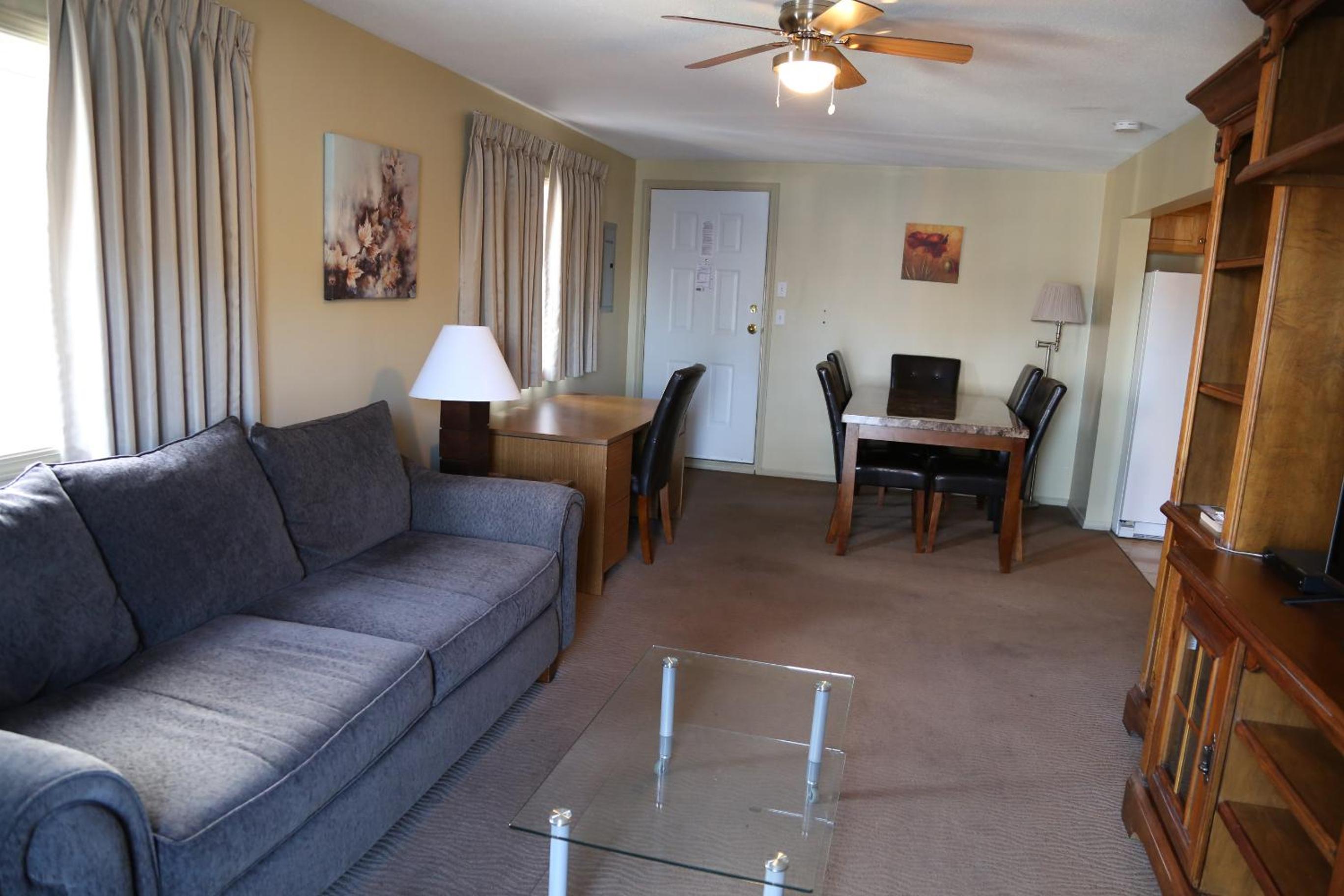 Deluxe Suite - Non Pet Friendly - Photo 11