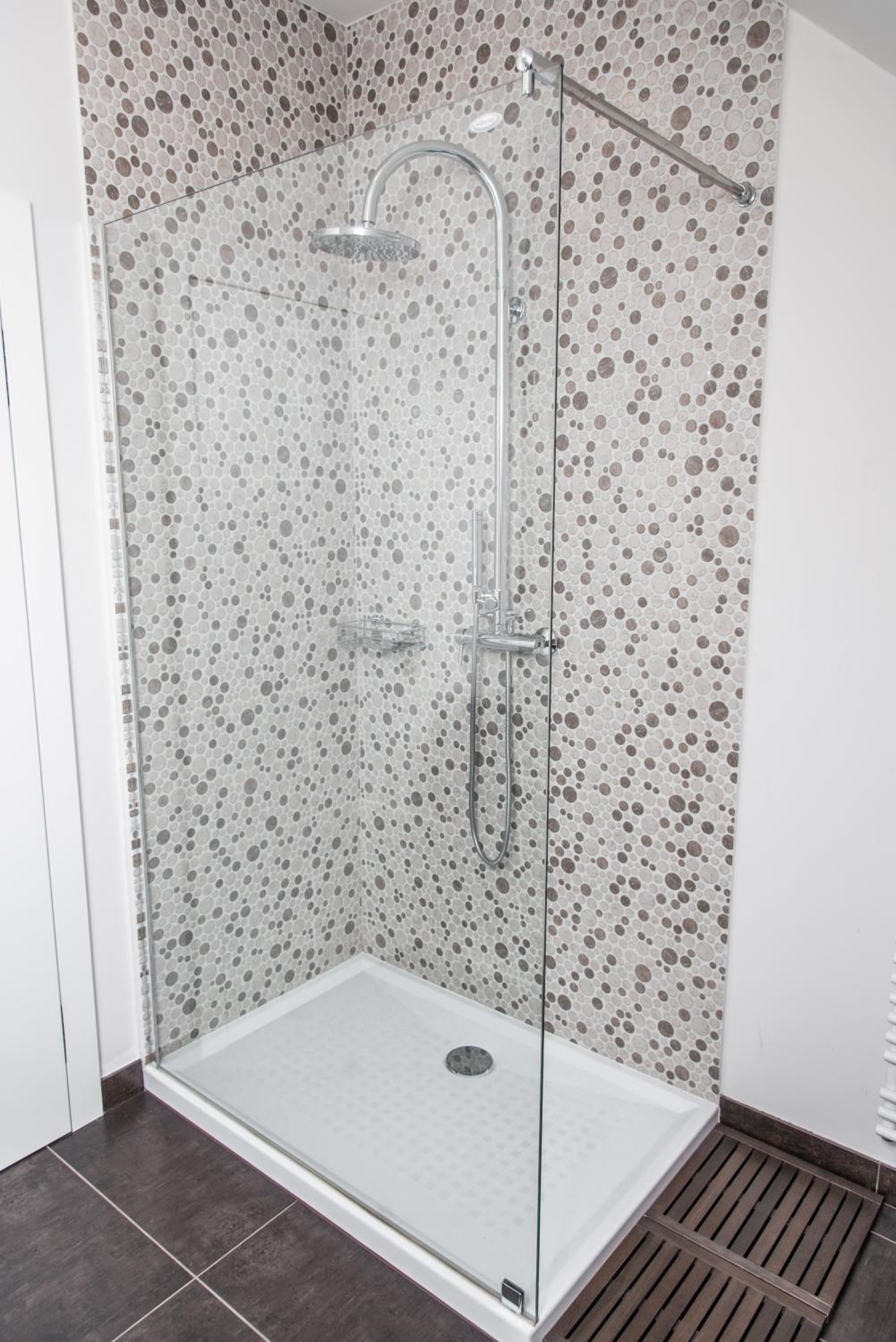 Apartment with Lake View - Photo 25