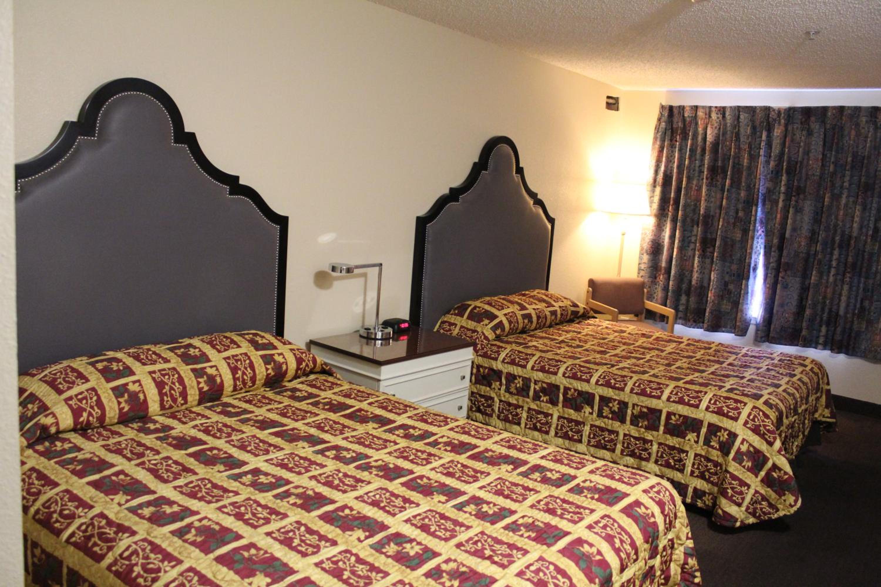 Queen Room - Disability Access - Non-Smoking photo 1