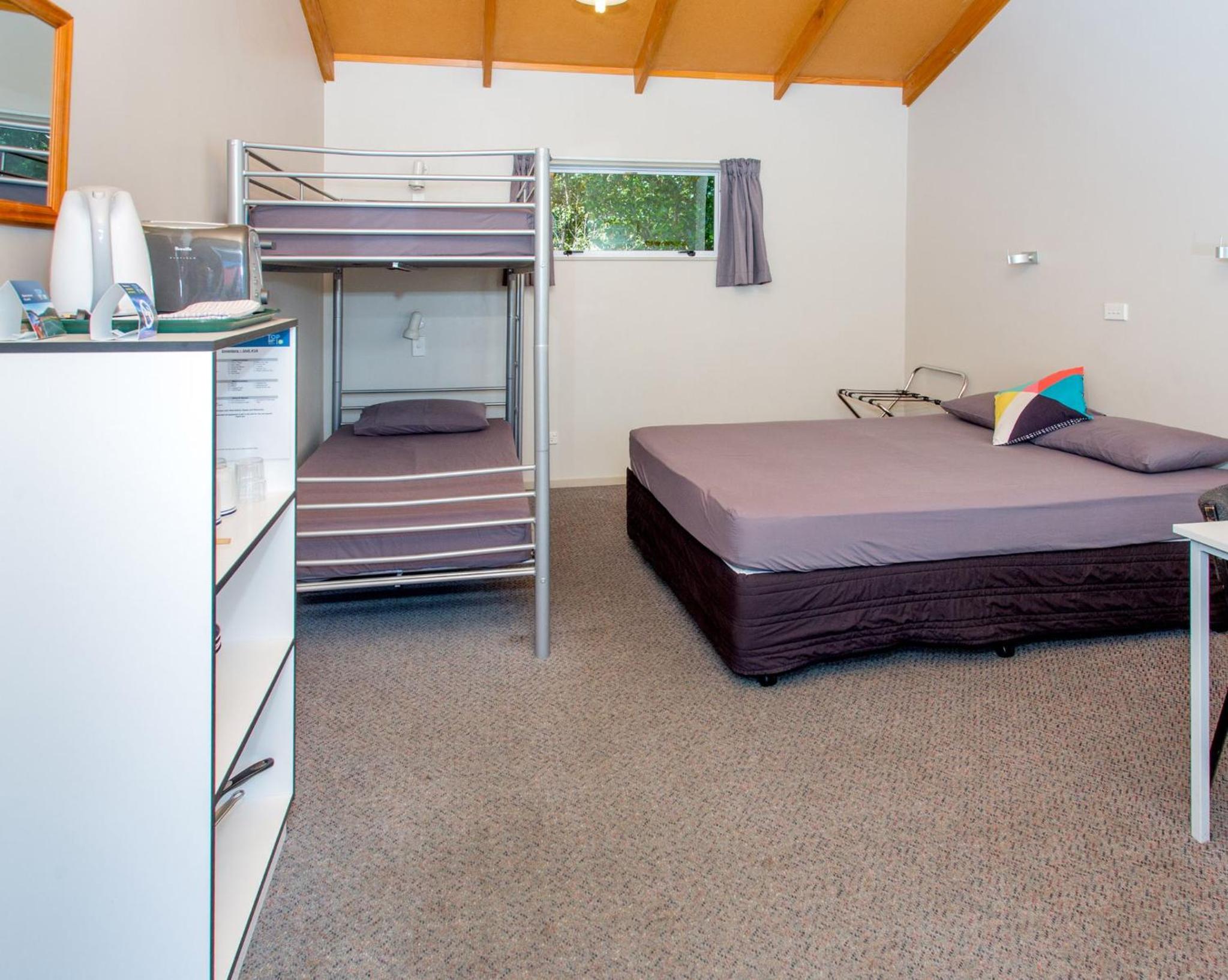 Cabin (4 Berth) photo 1