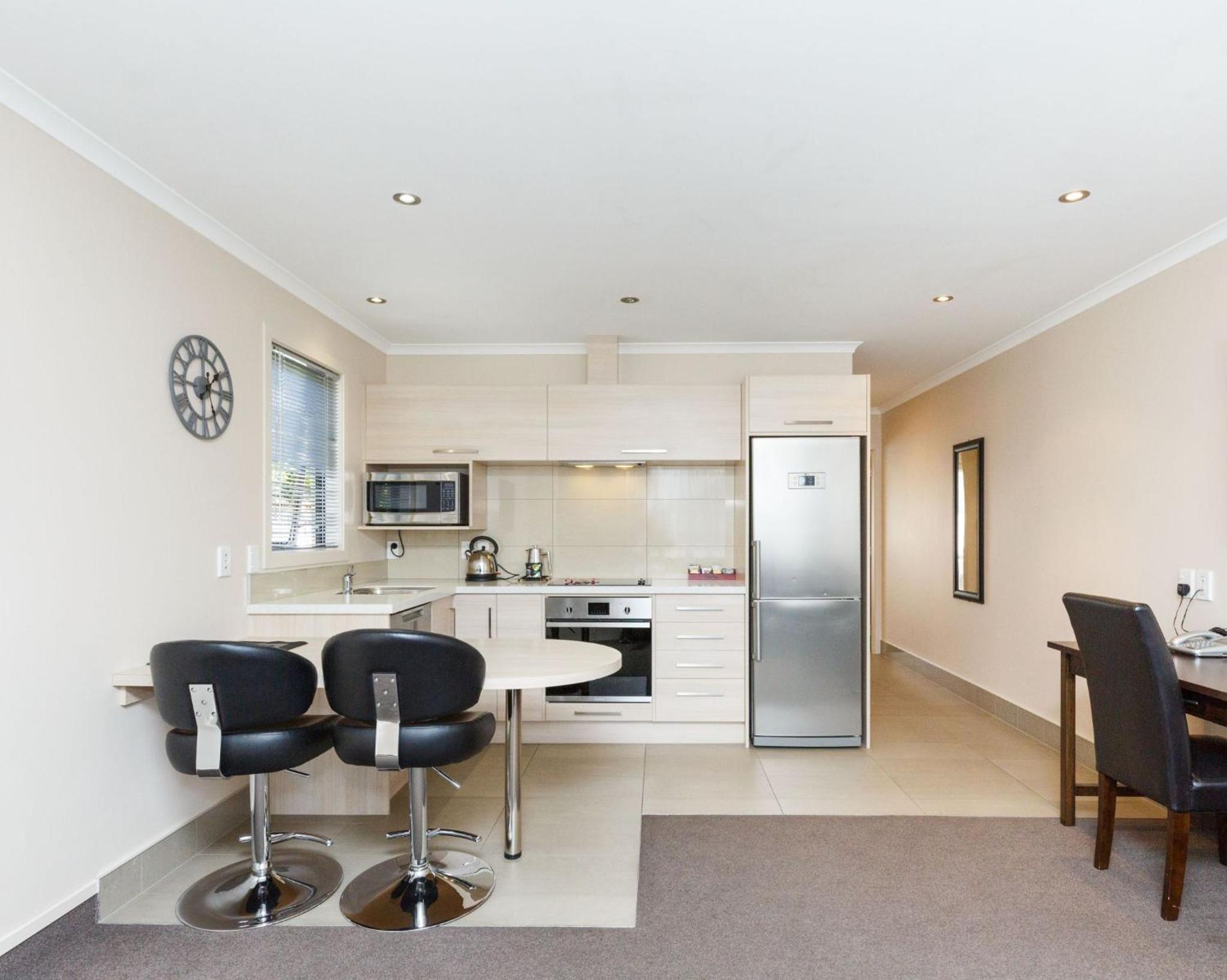 Three-Bedroom Apartment - Photo 6