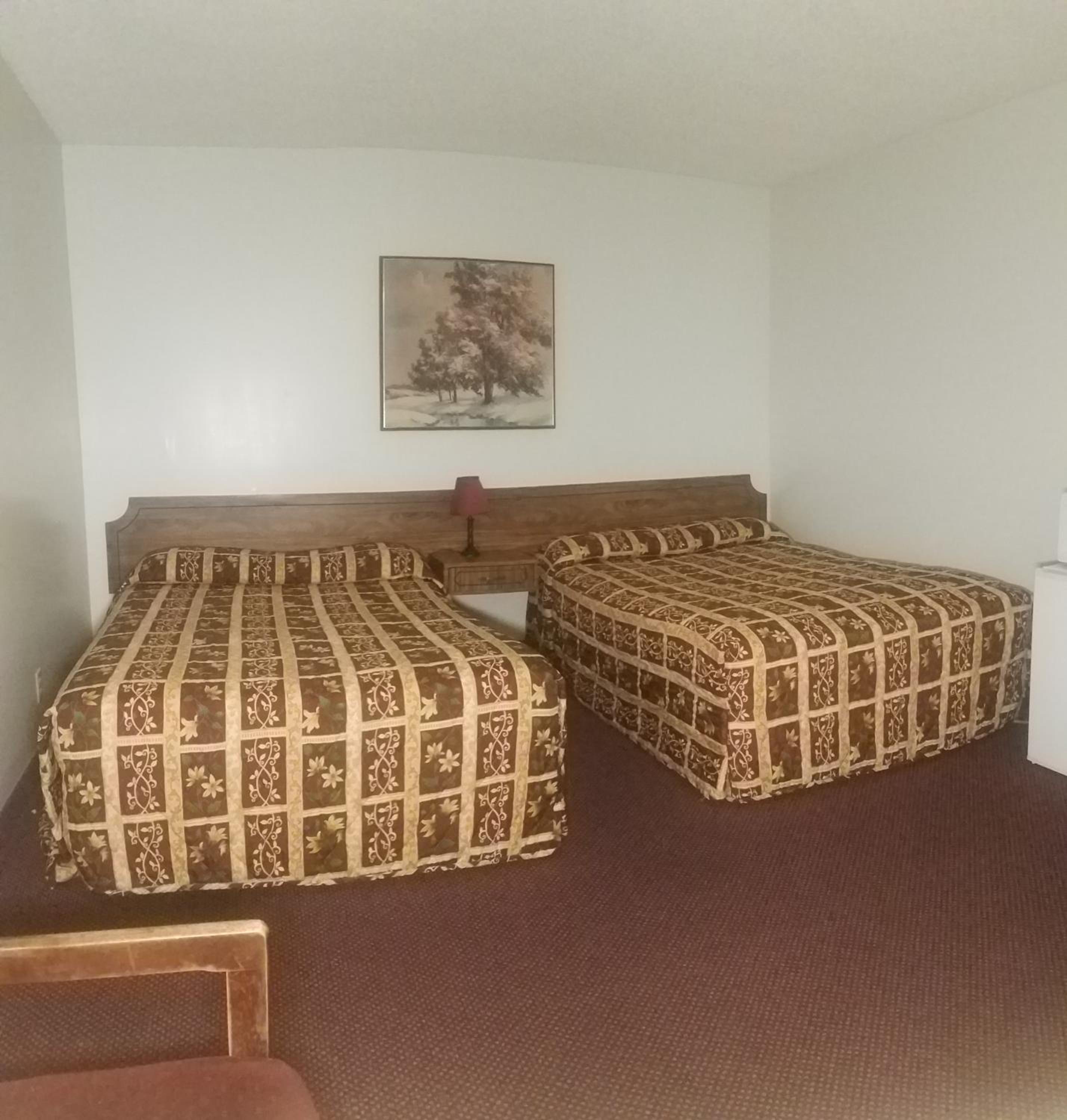 Double Room with Two Full Beds - Non-Smoking photo 3