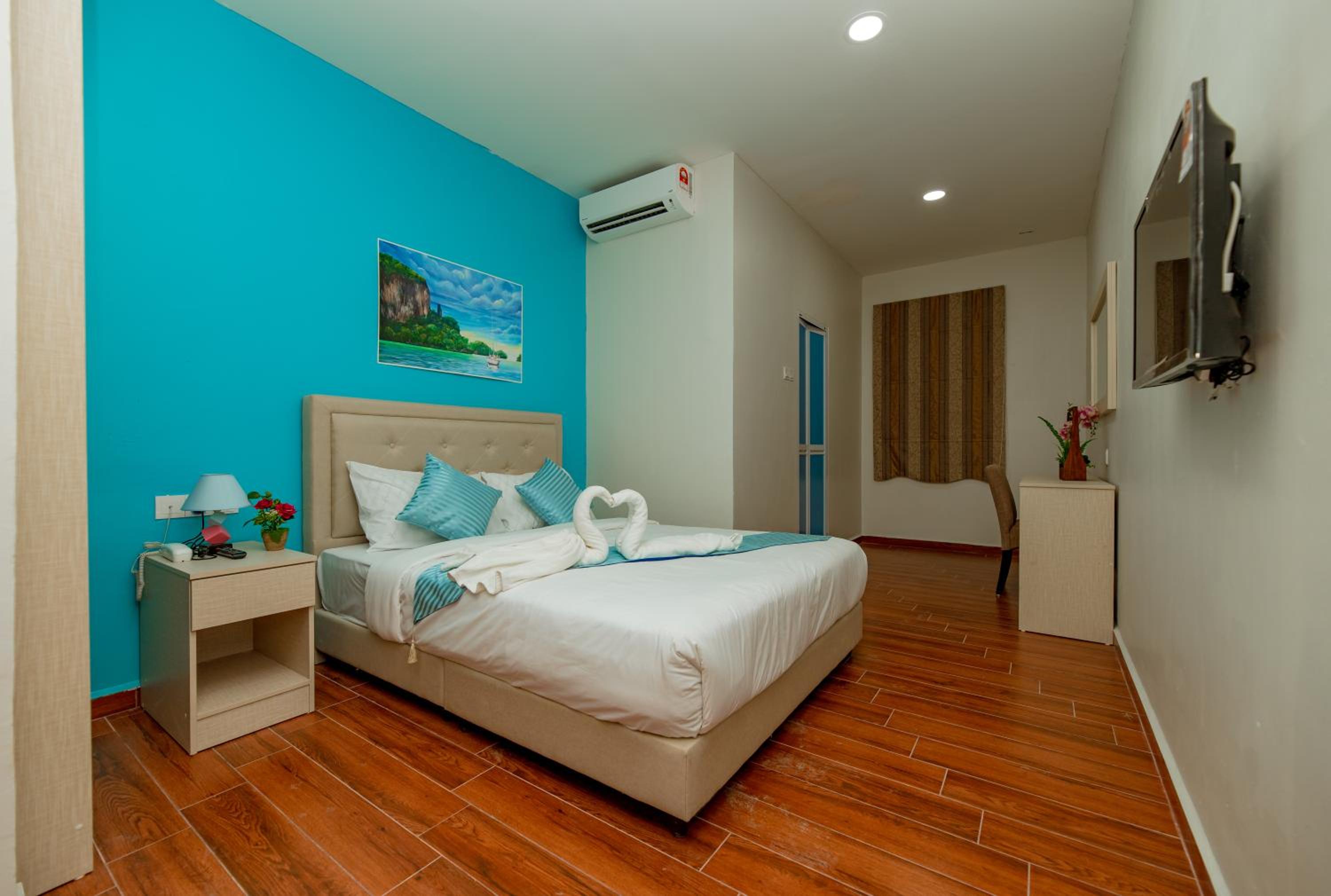 Deluxe Queen Room photo 2
