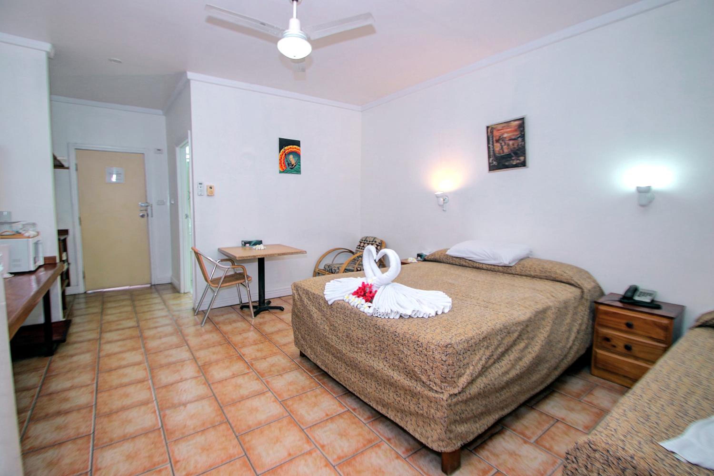 Standard Twin or Double Room with Sea View - Photo 4