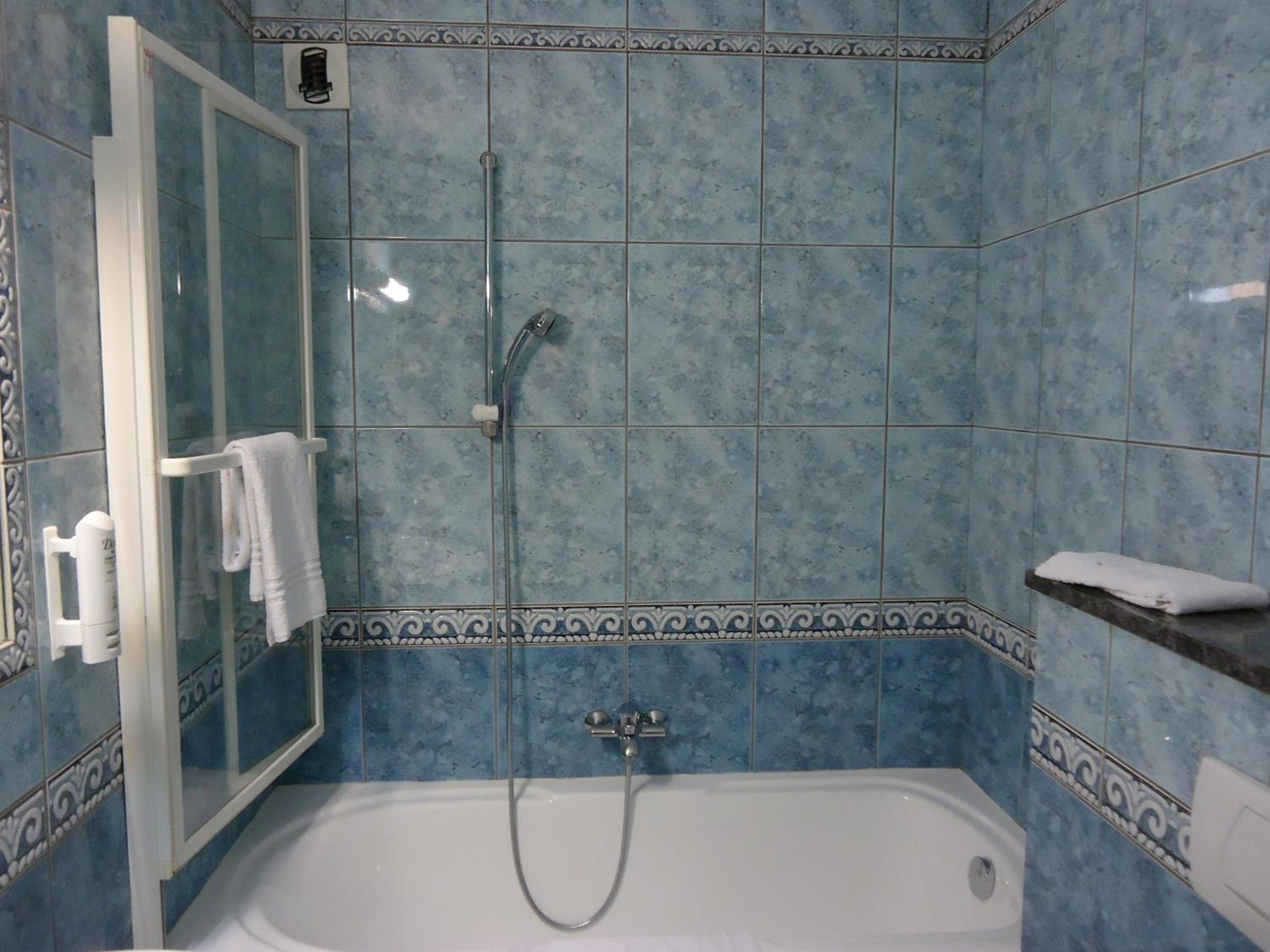 Double Room - Photo 2