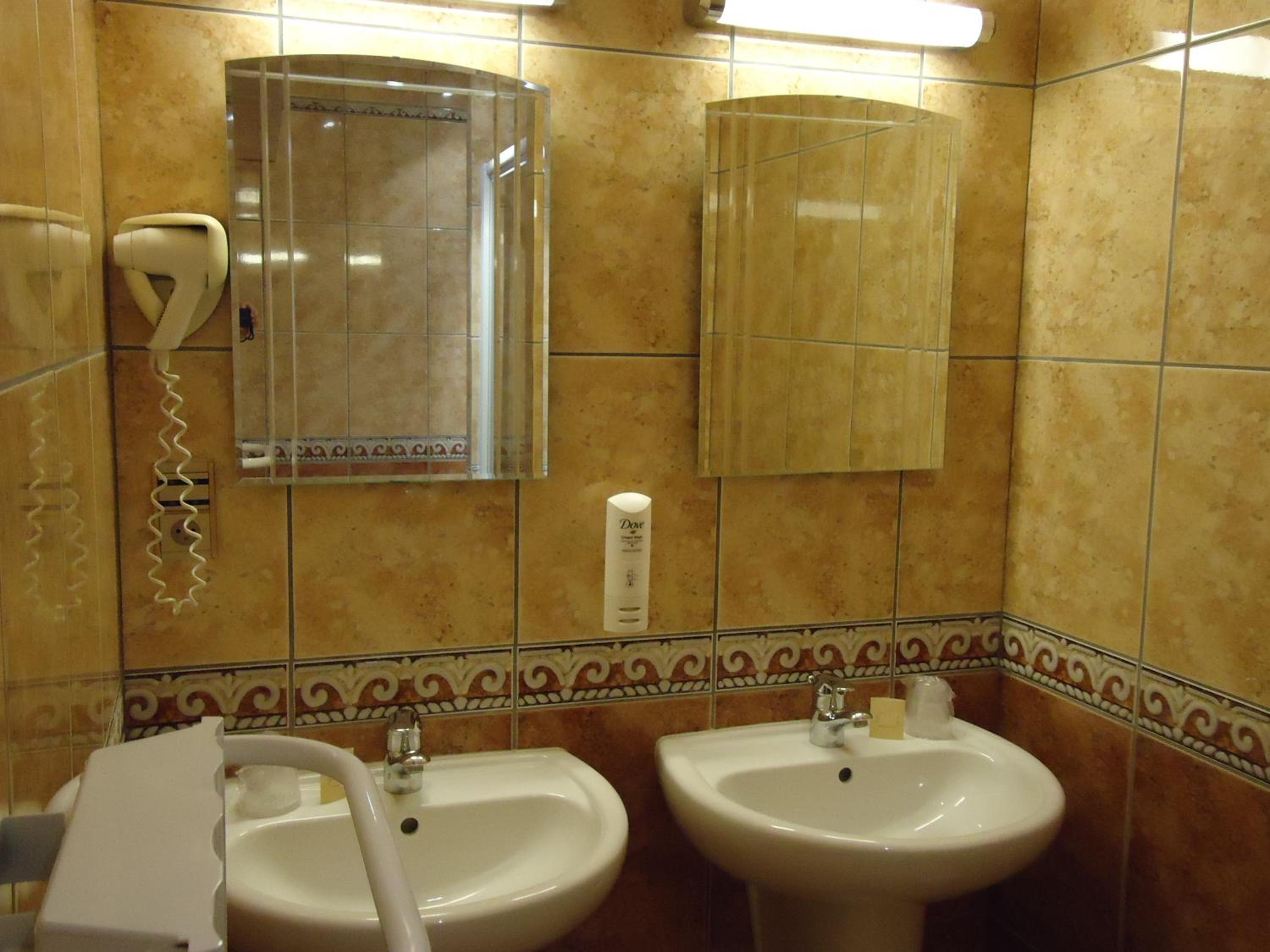Suite - Photo 5