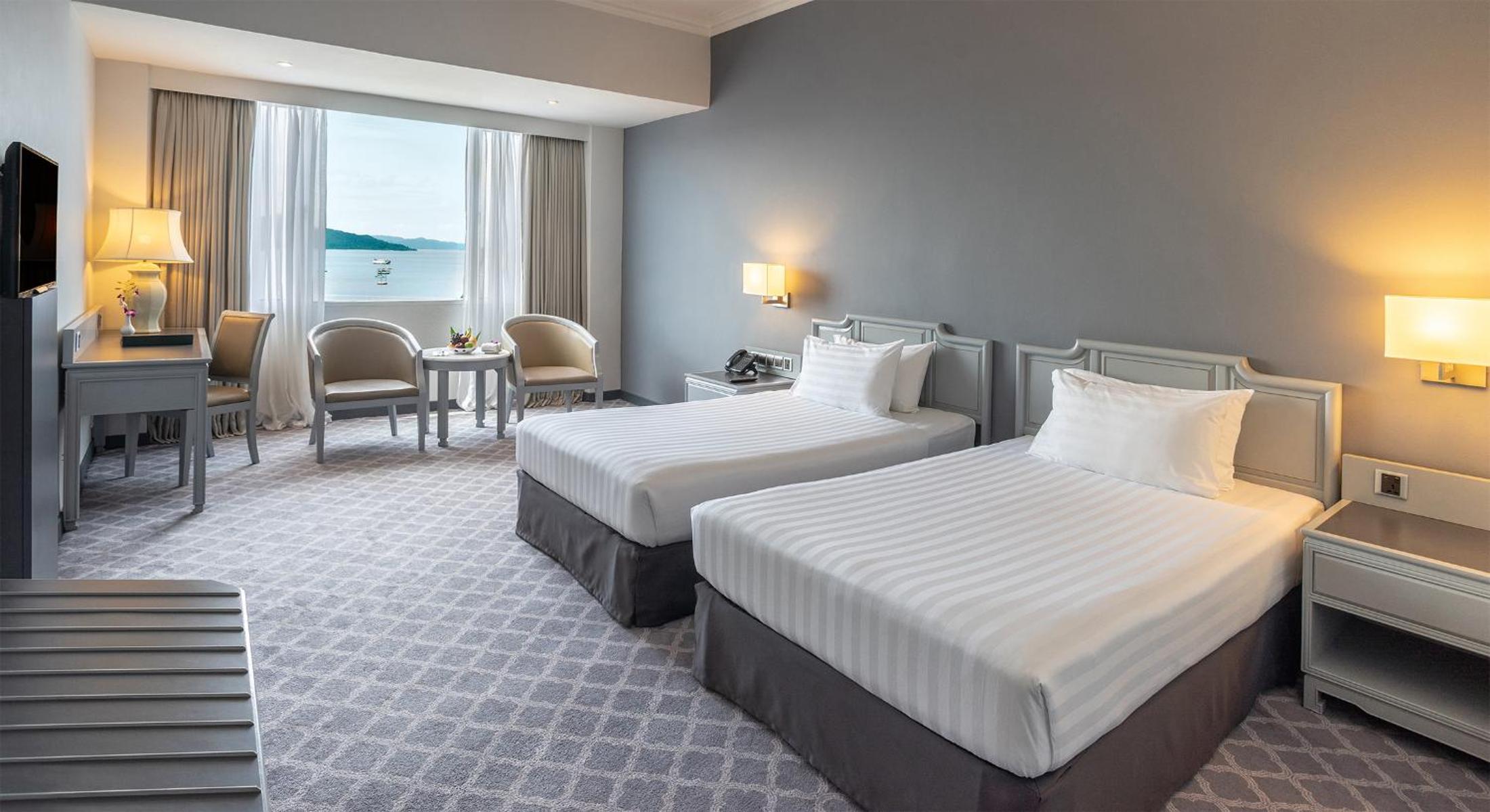 Premier Twin Room with Sea View - Photo 7
