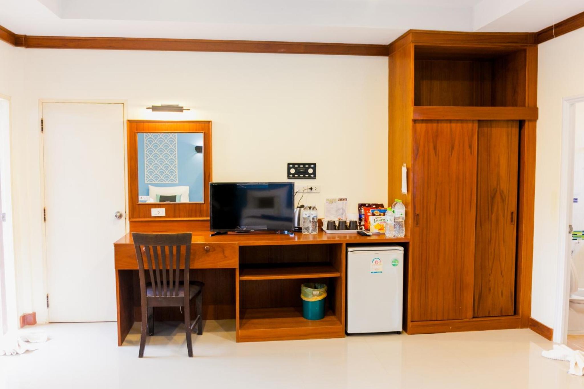 Family Room - Photo 11