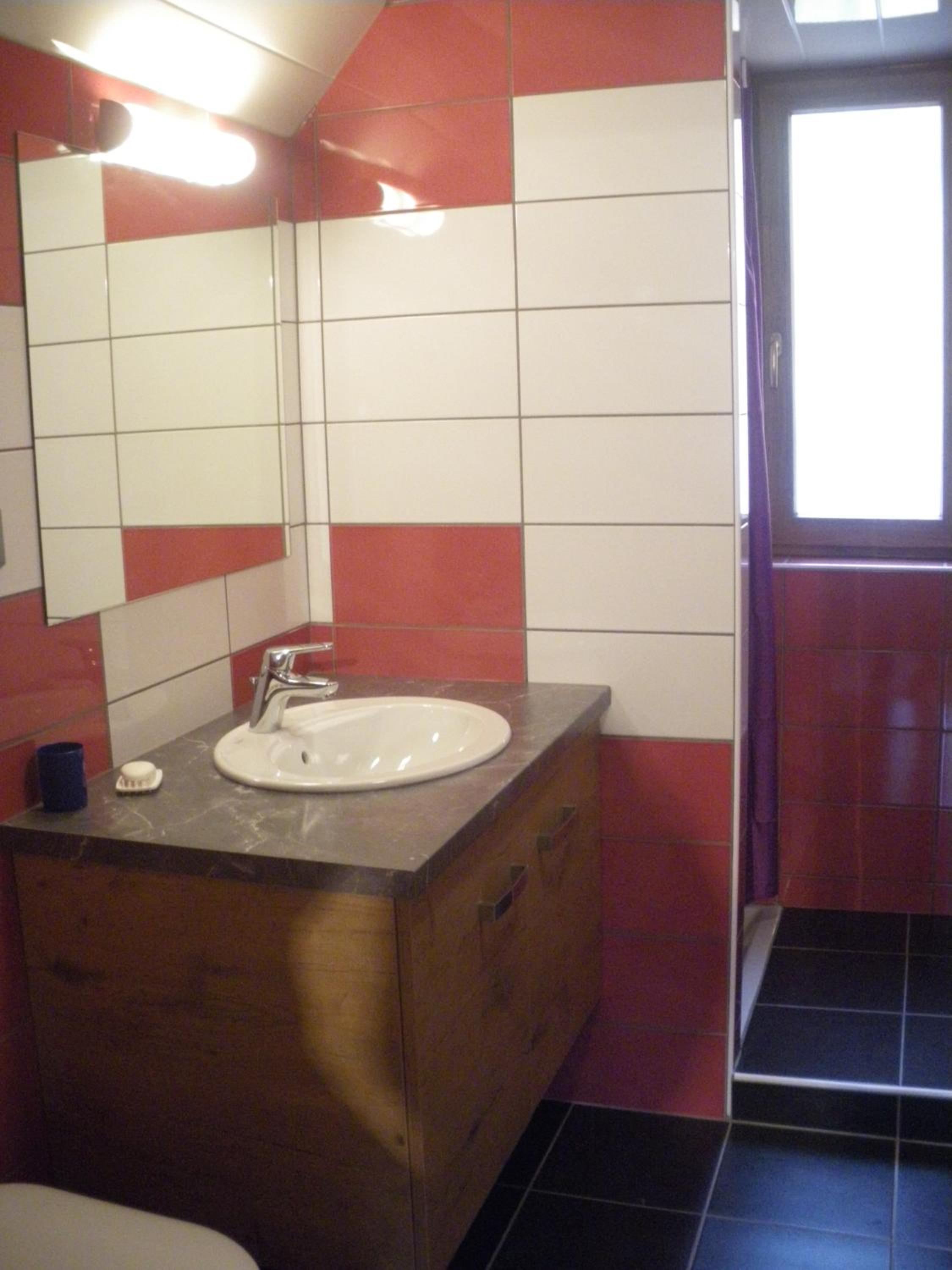 Family Room with Private Bathroom photo 3