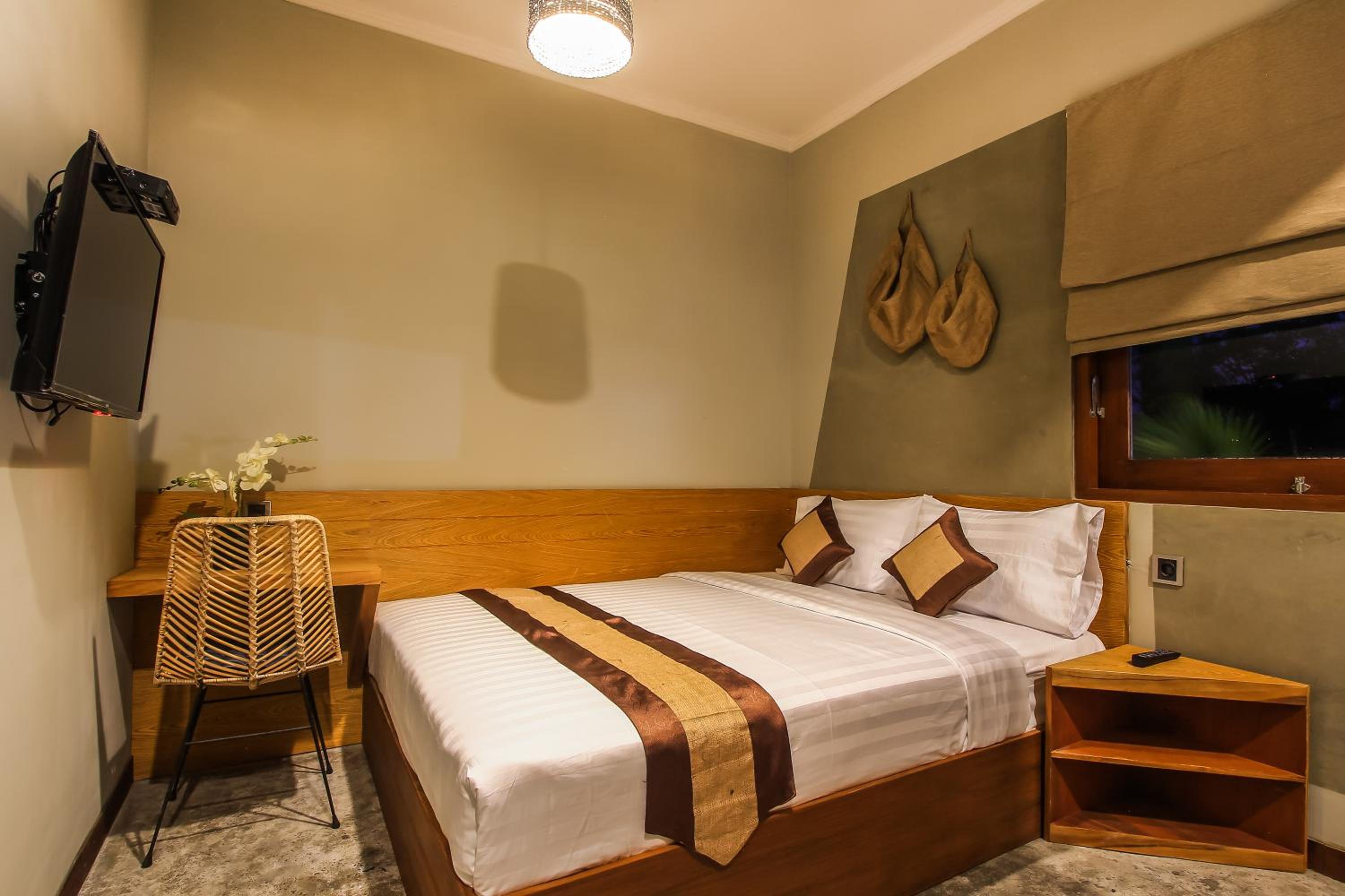 Deluxe Double Room - Photo 19
