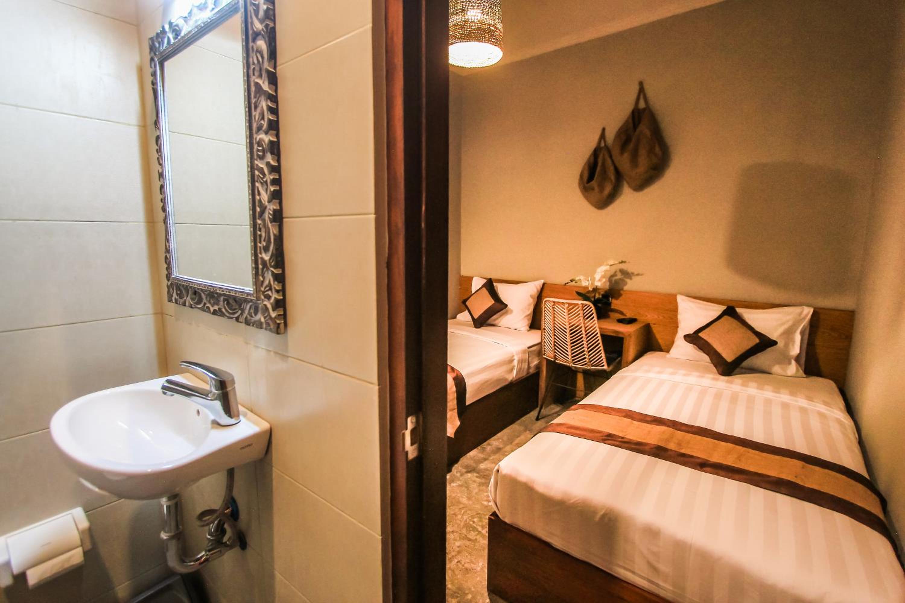 Deluxe Double Room - Photo 14
