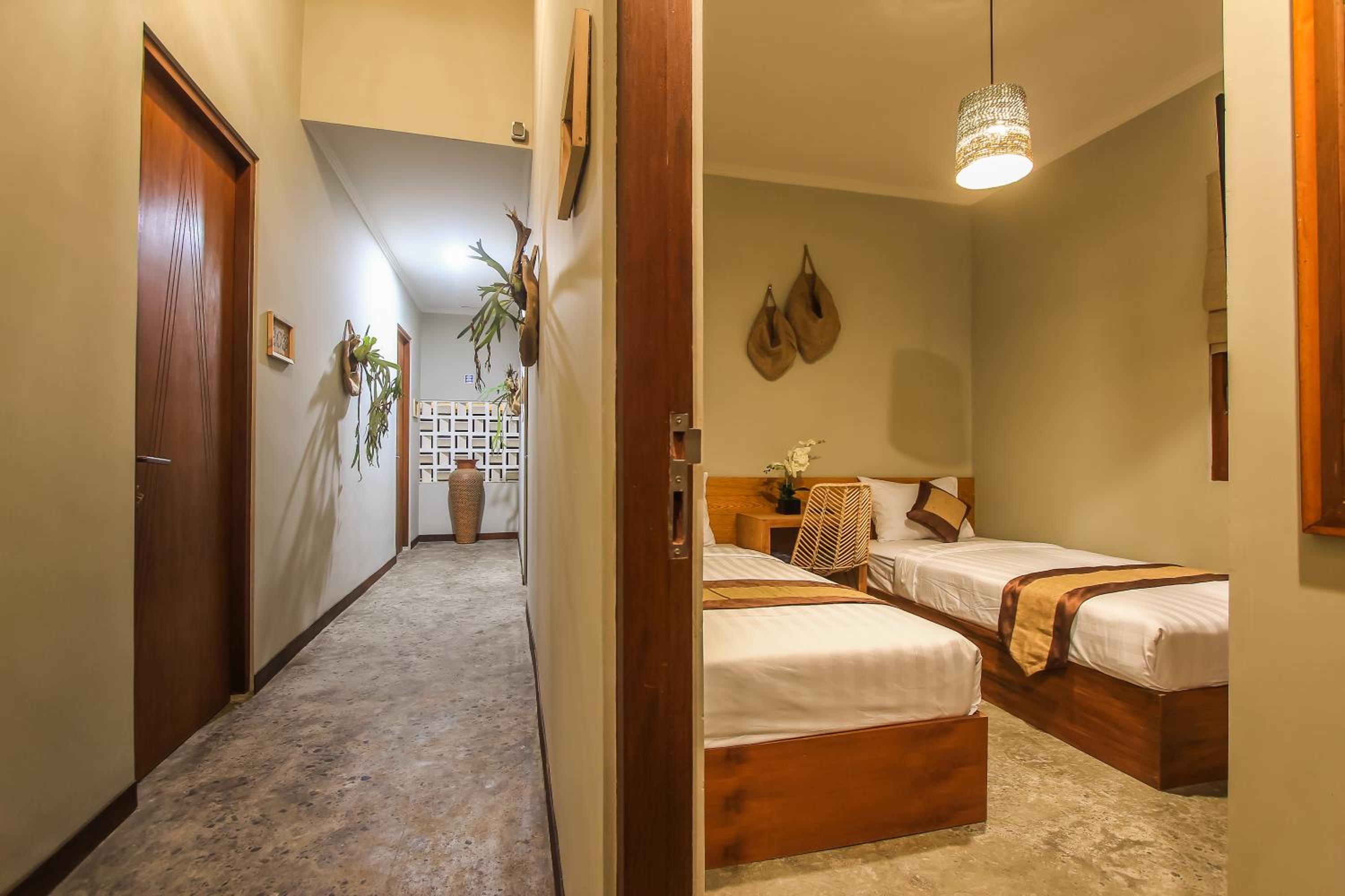 Deluxe Double Room - Photo 13