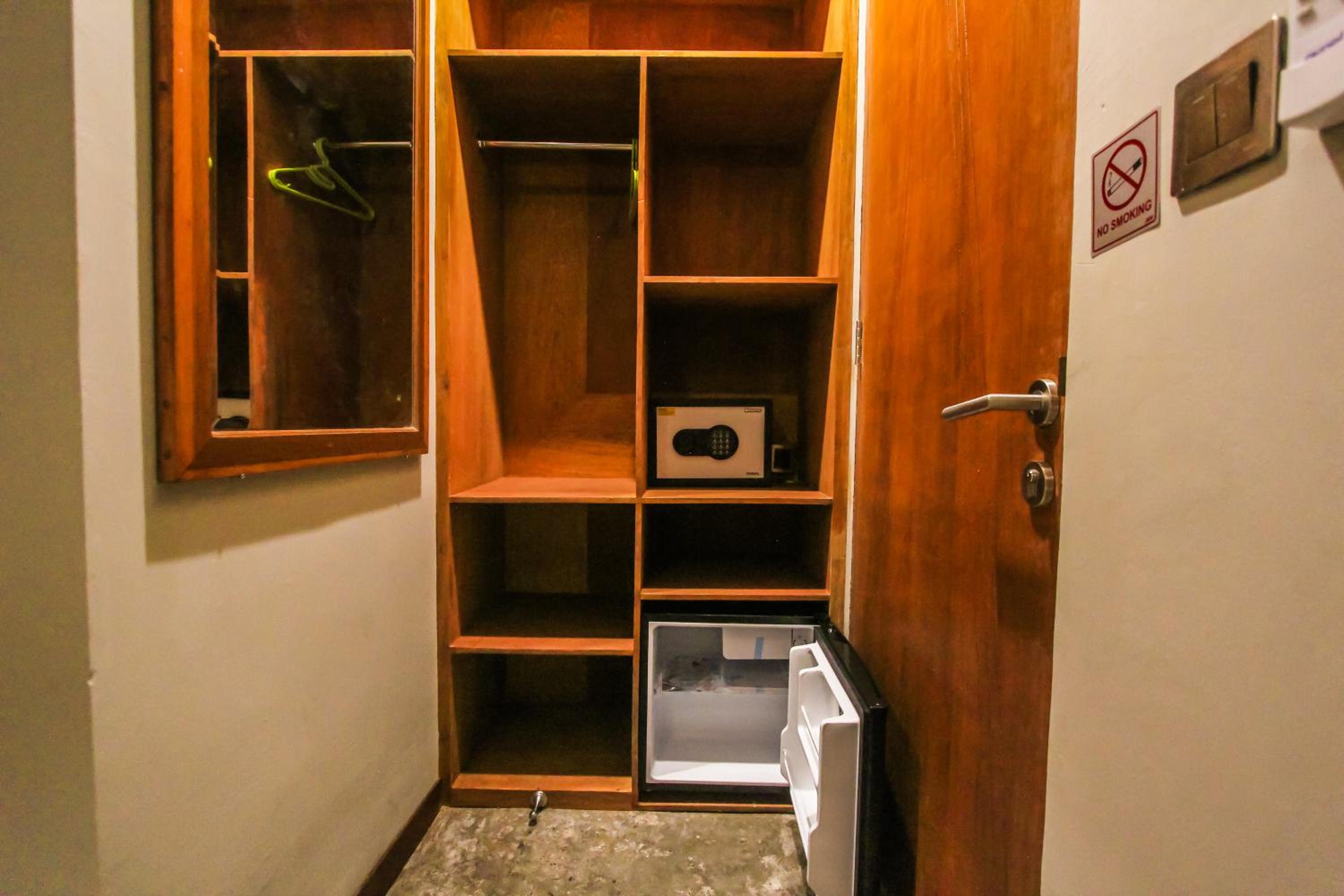 Deluxe Double Room - Photo 11
