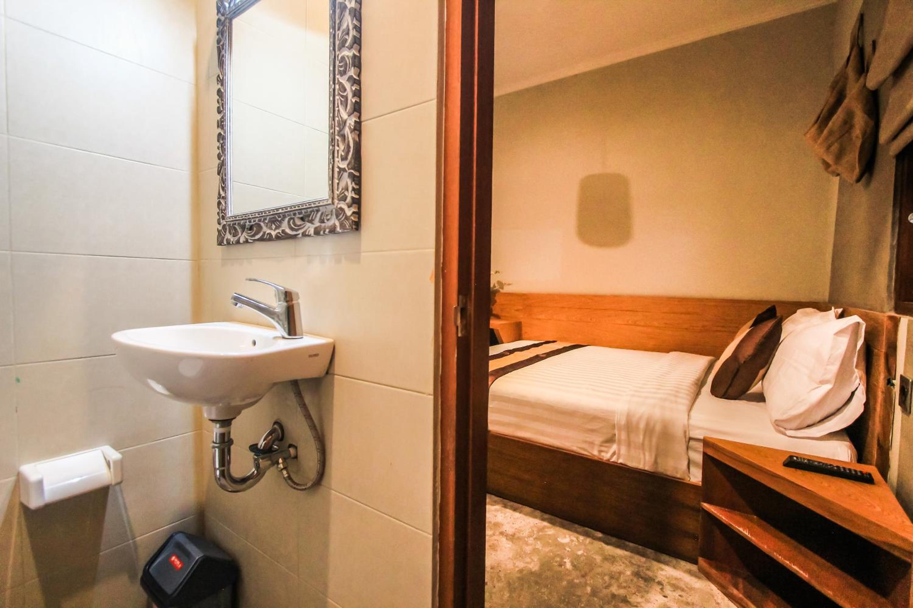 Deluxe Double Room - Photo 8