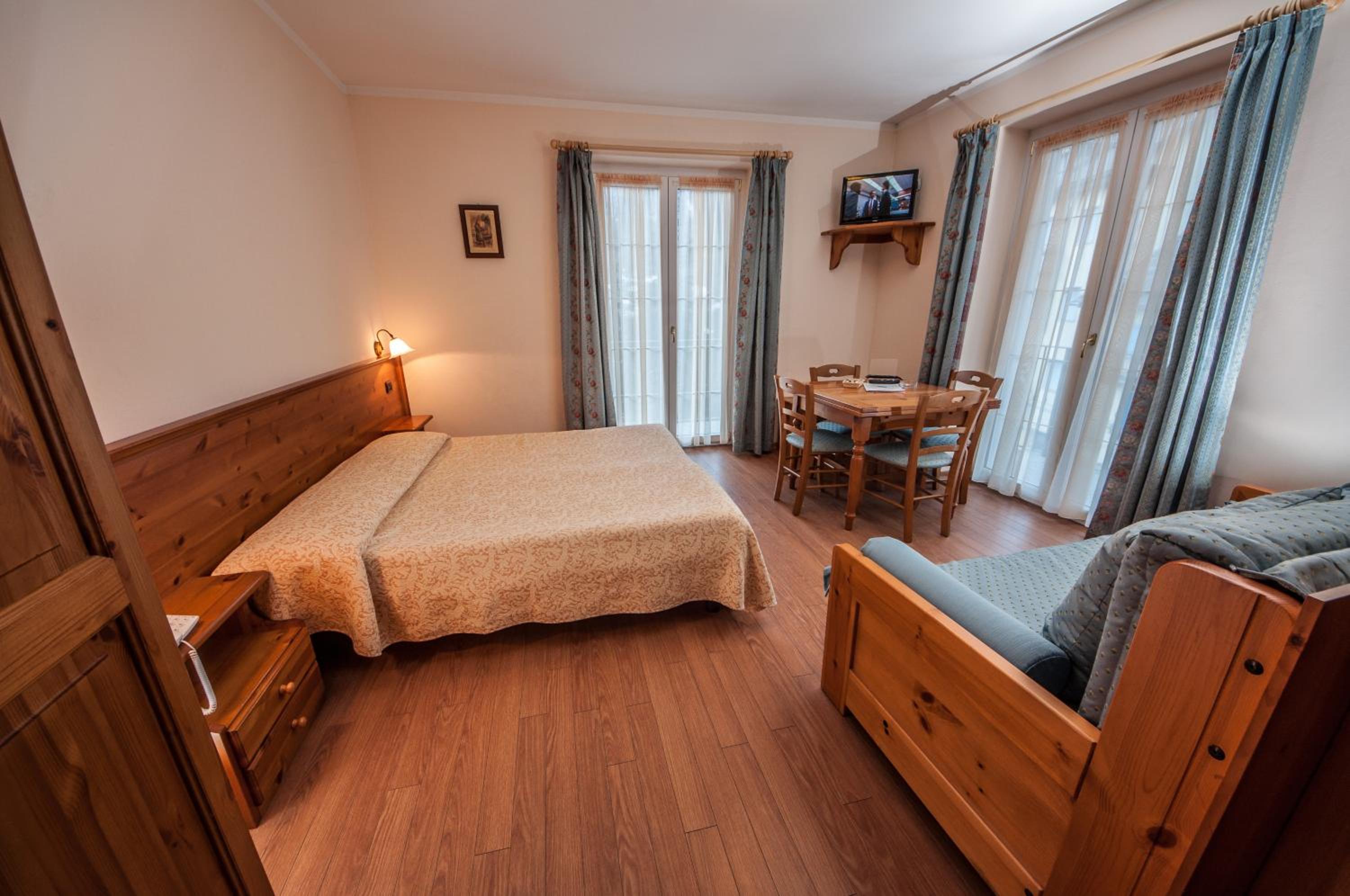 Quadruple Room - Photo 3