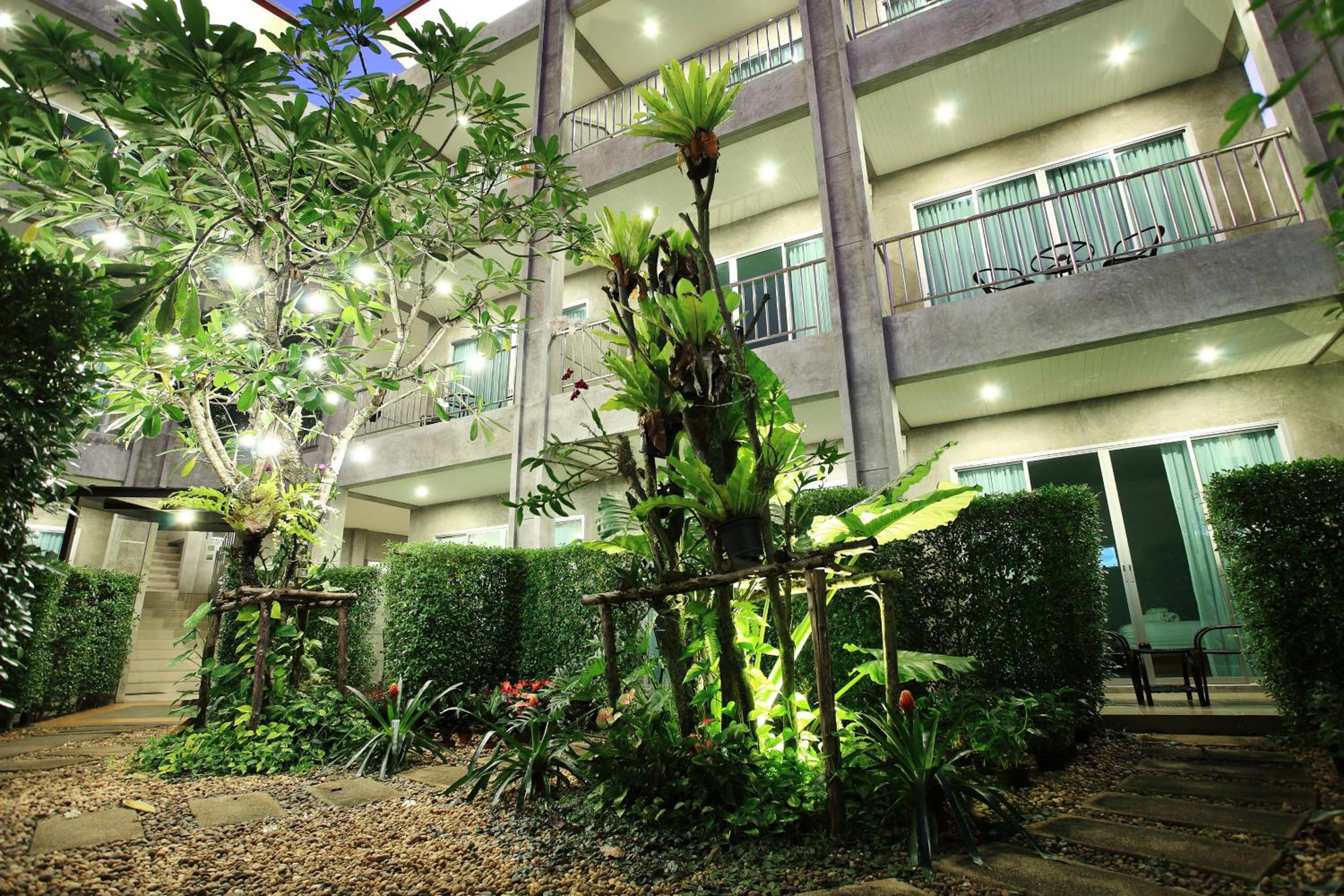 Room with Garden View - Photo 18