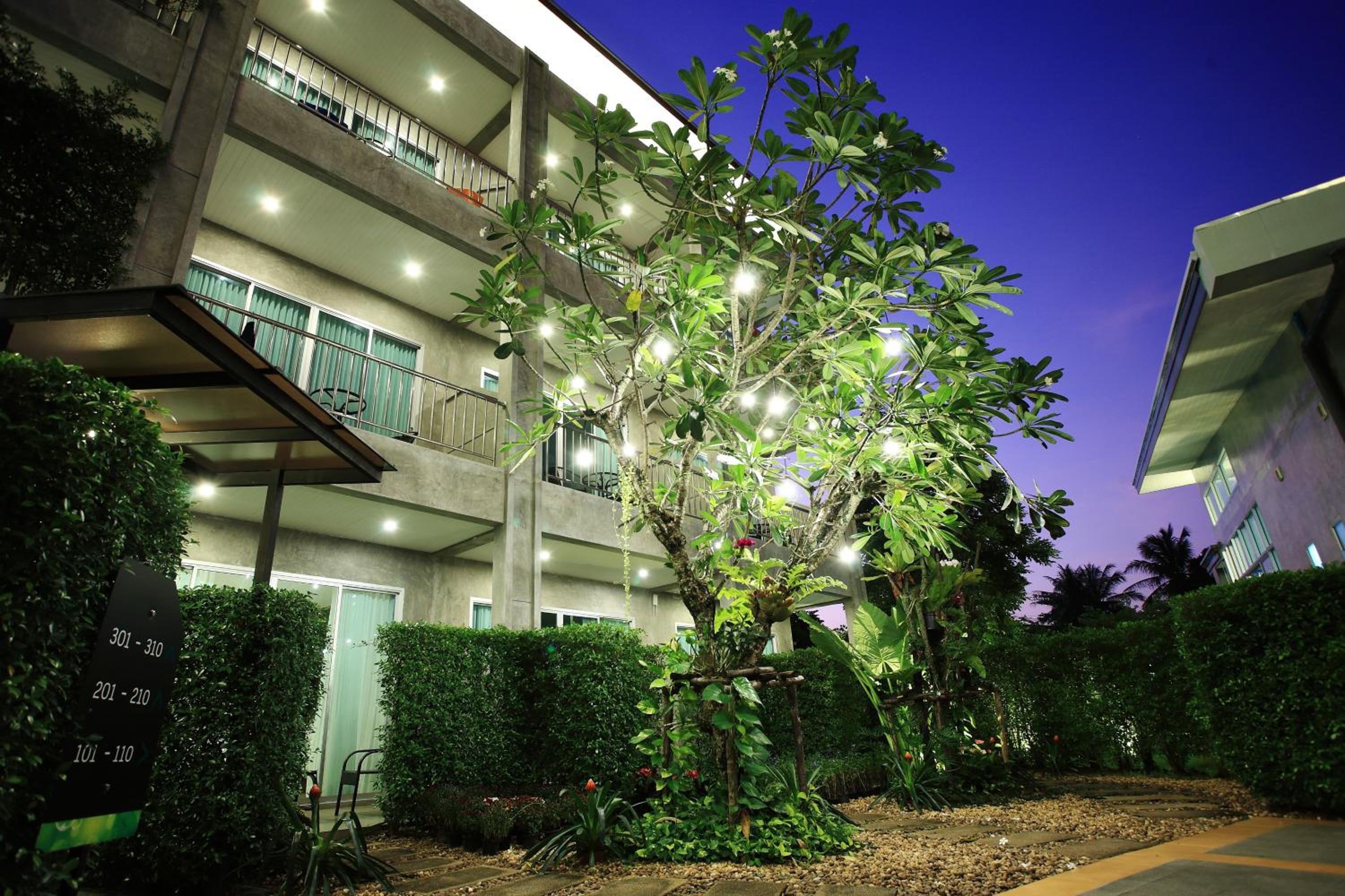 Room with Garden View - Photo 17