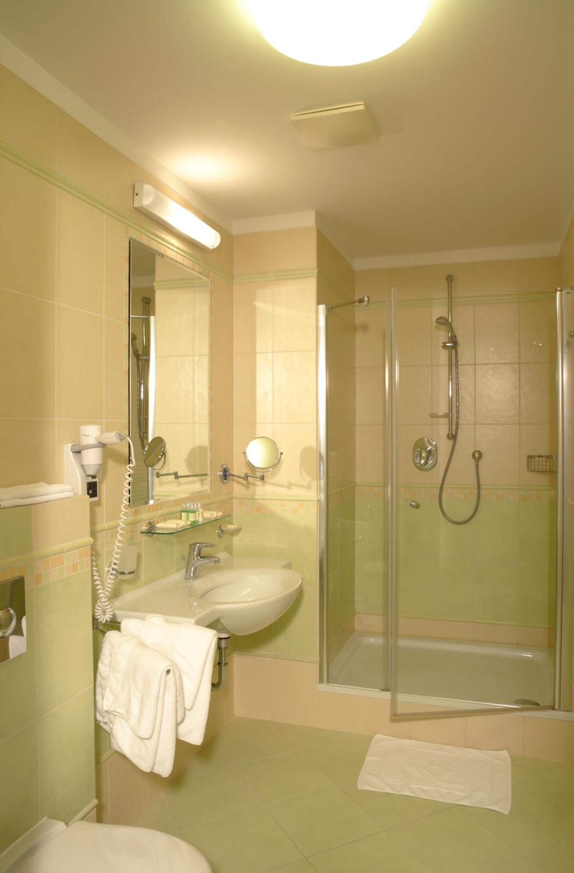 Deluxe Double Room or Twin Room with Wellness and Swimming Pool Access - Photo 4