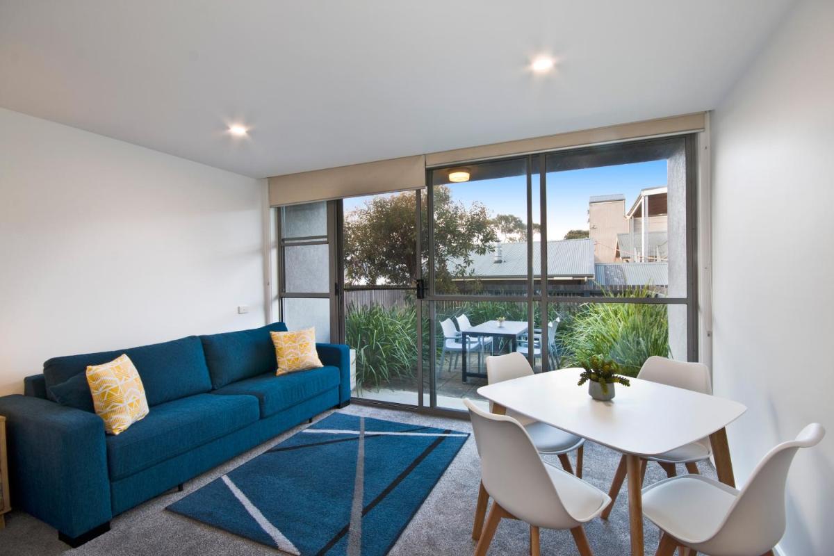 Deluxe Studio with Courtyard  photo 1