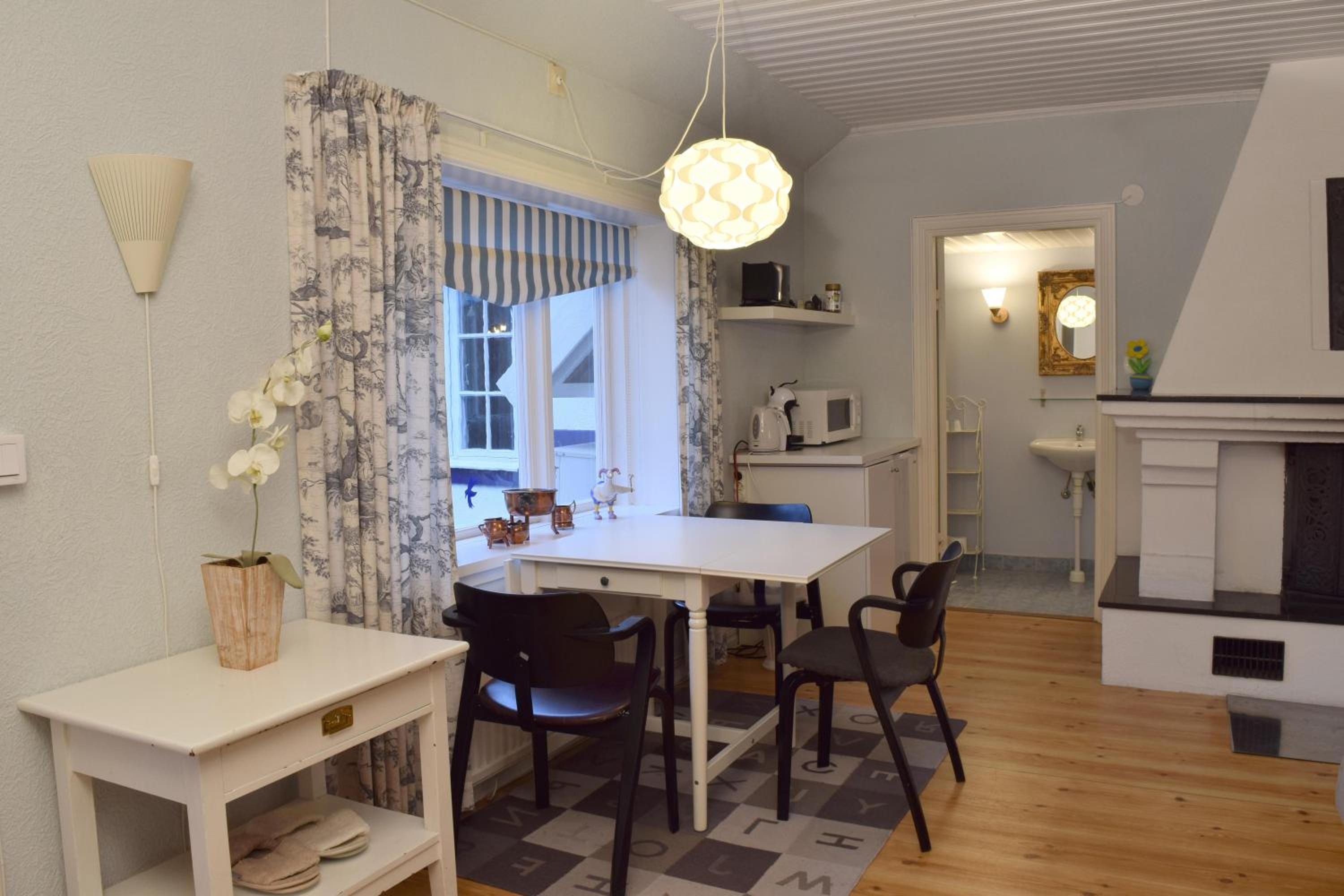 Triple Room with Private Bathroom - Photo 19