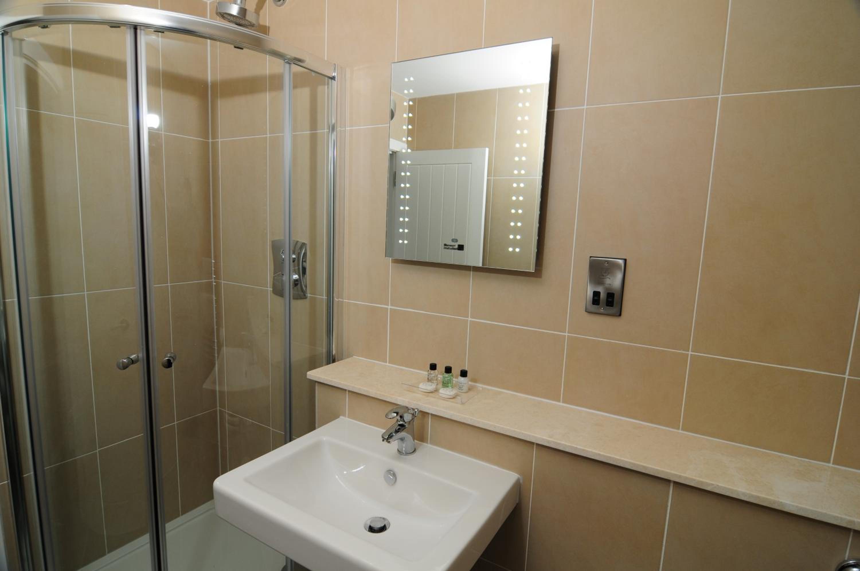 Double Room - Photo 9