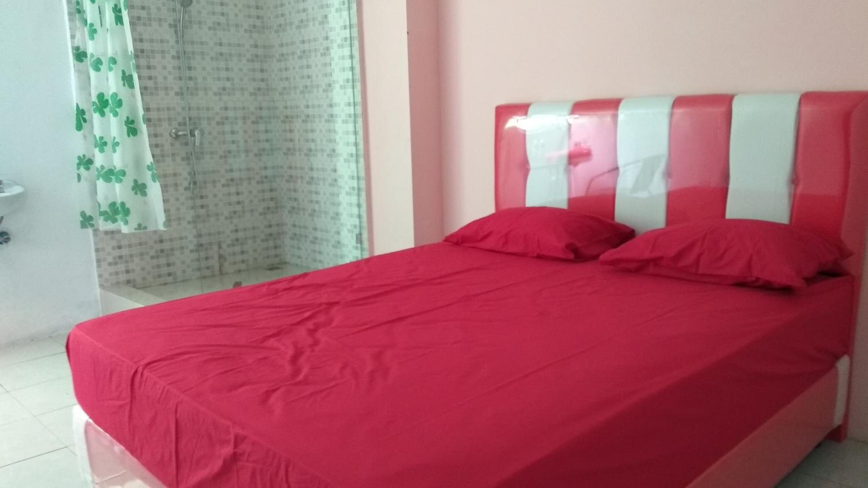 Deluxe Room - Photo 9