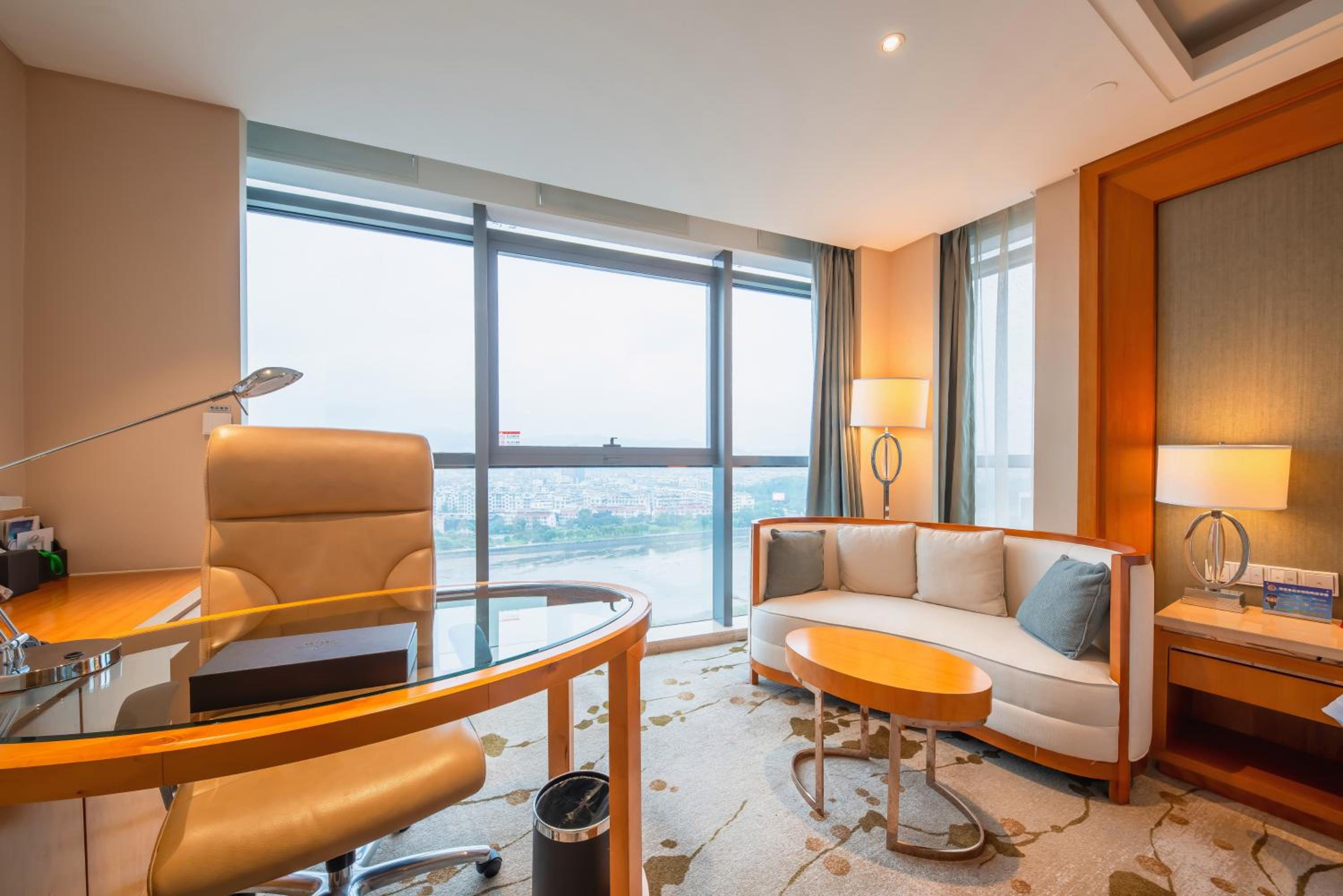 Business Queen Room with  River View photo 3