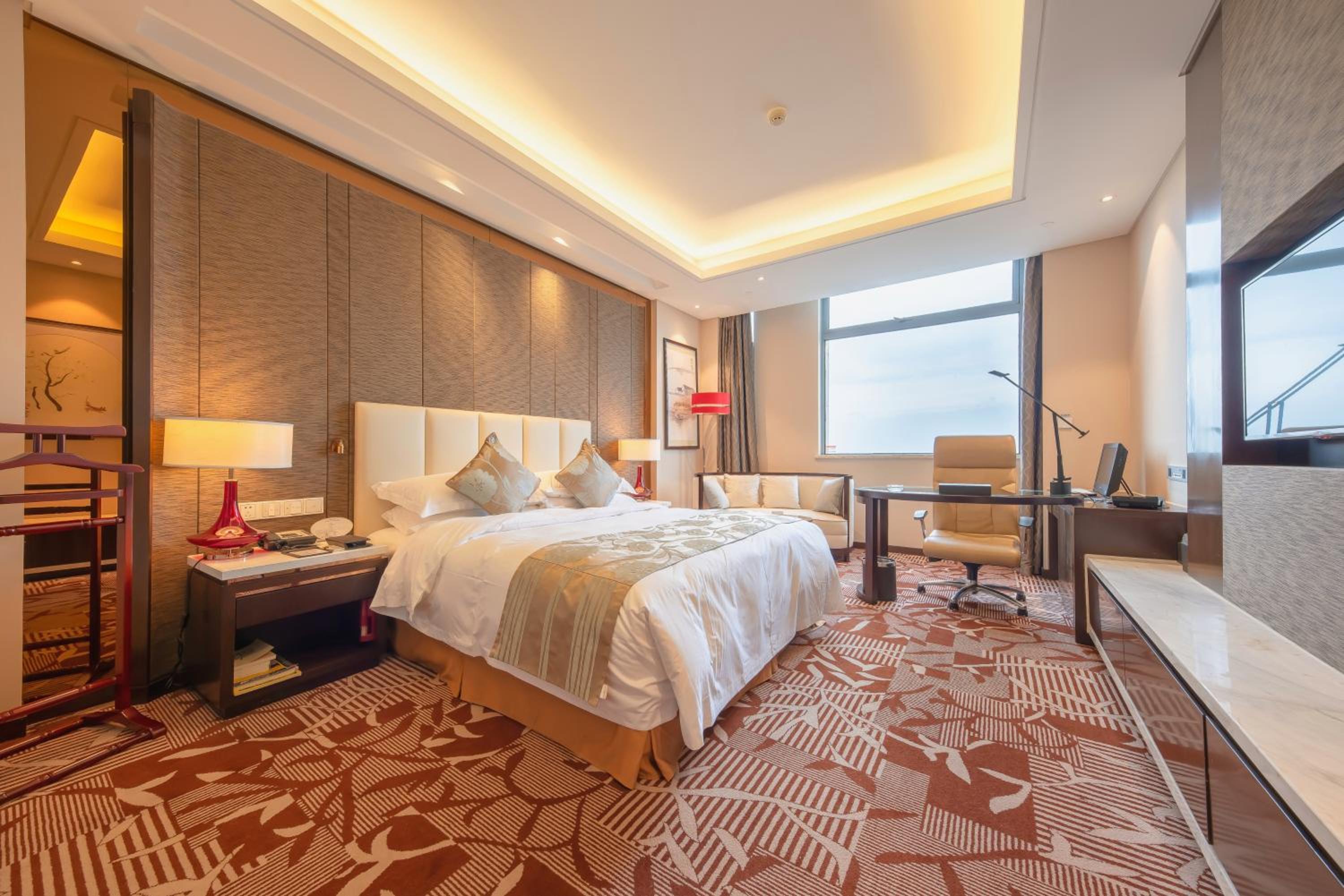 Executive Queen Room with City View photo 3