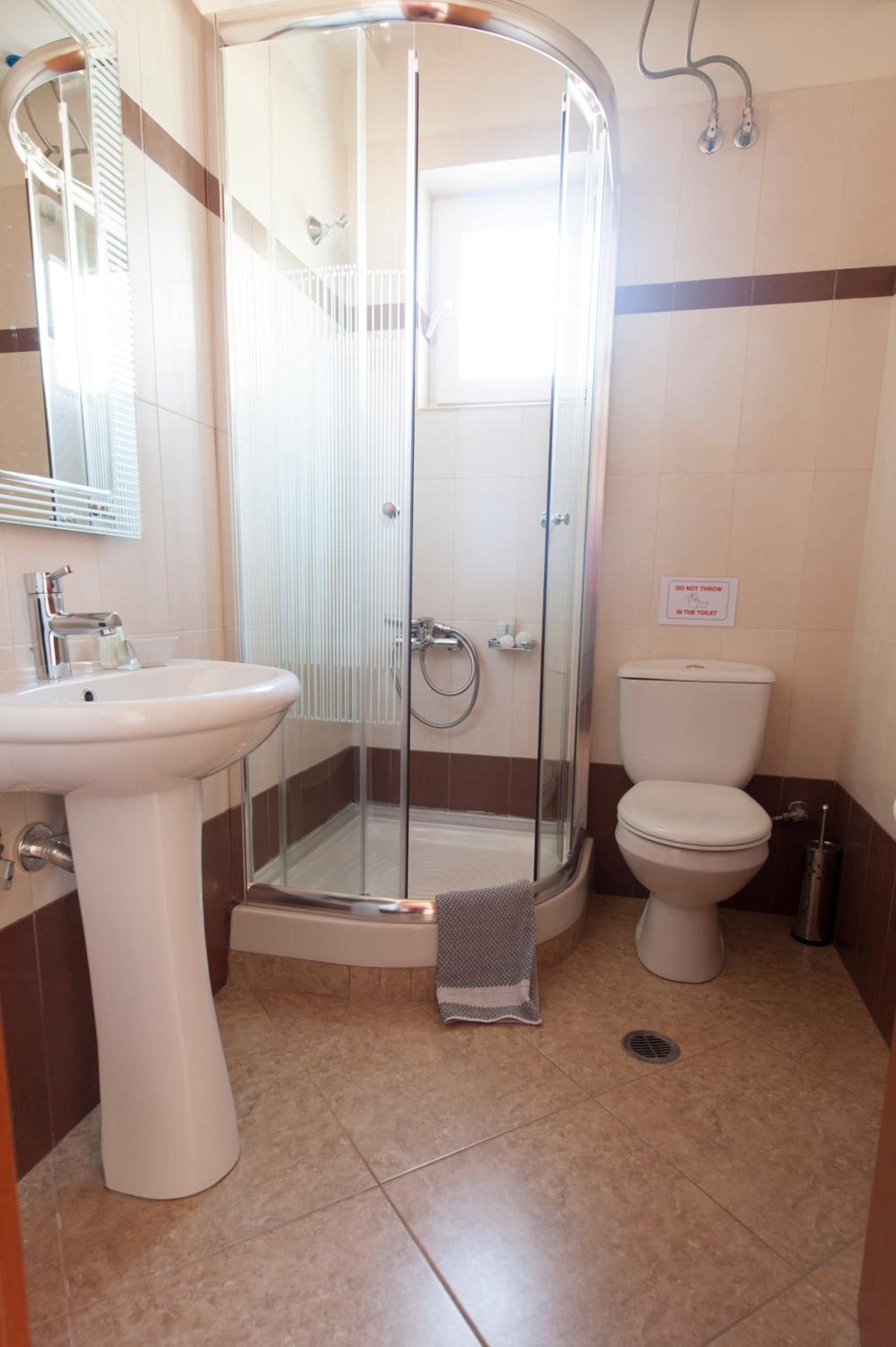 Standard Double Room - Photo 6