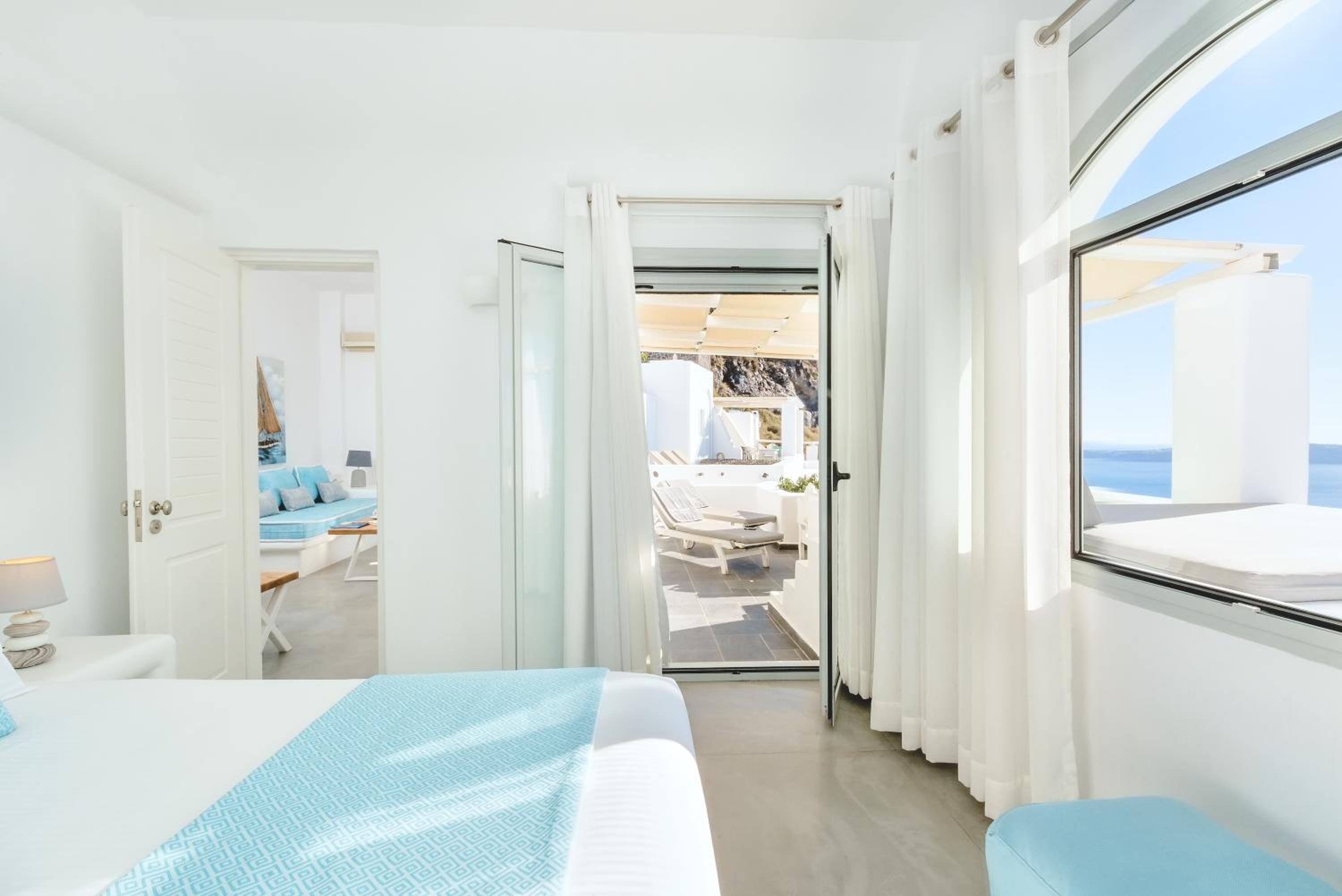 Suite with Hot Tub - Photo 3