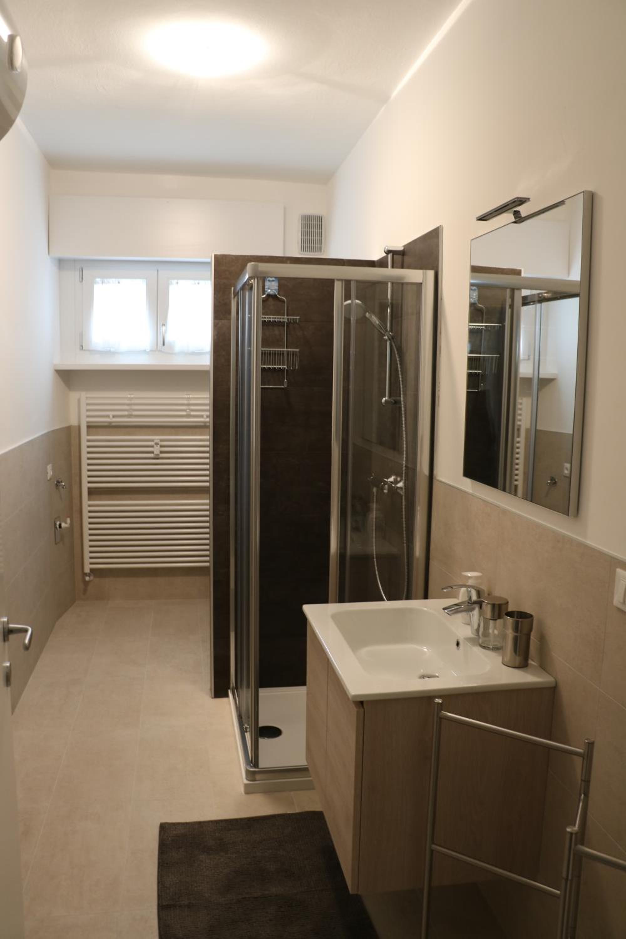 Superior King Room - Photo 5