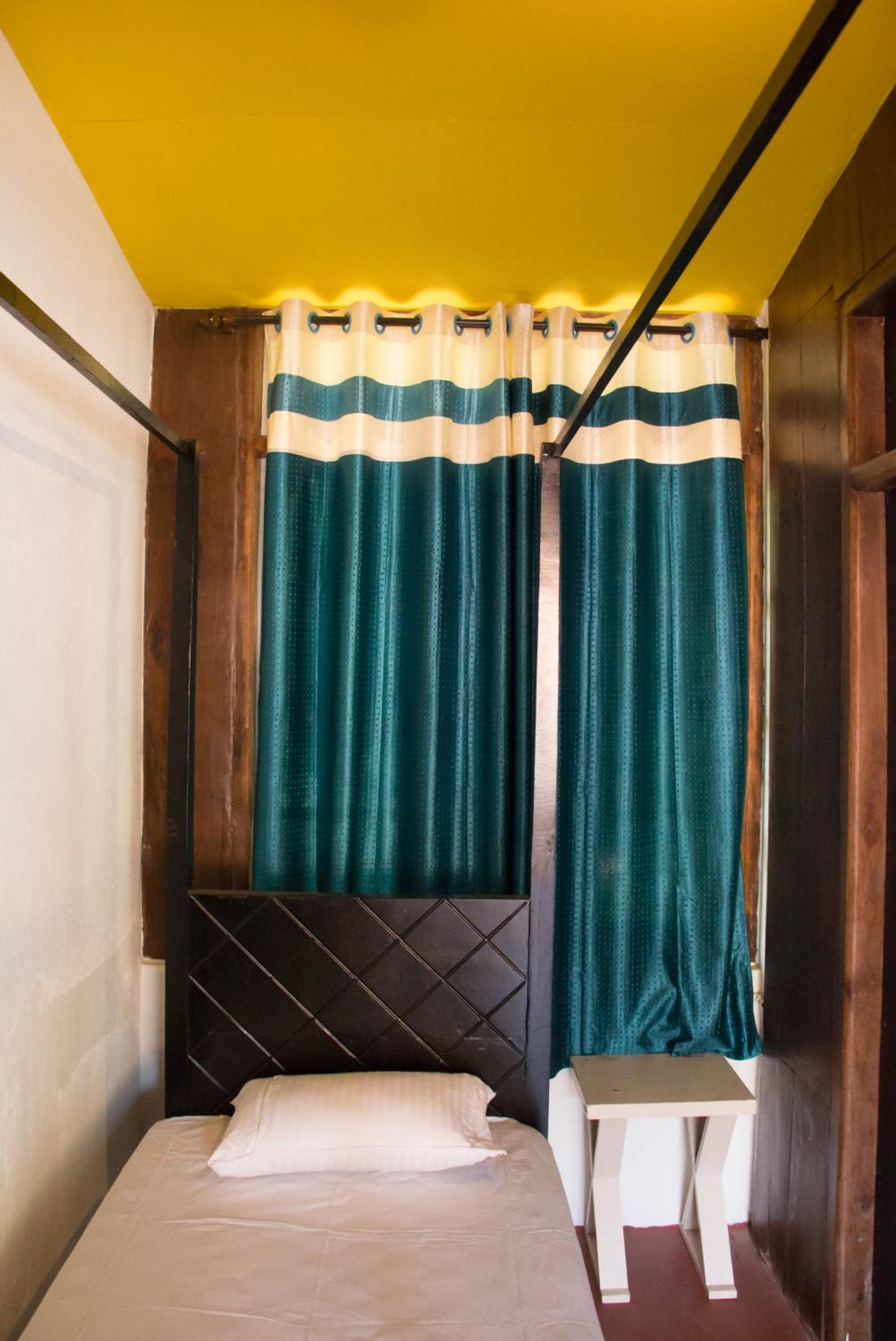 Single Room with Shared Bathroom photo 1