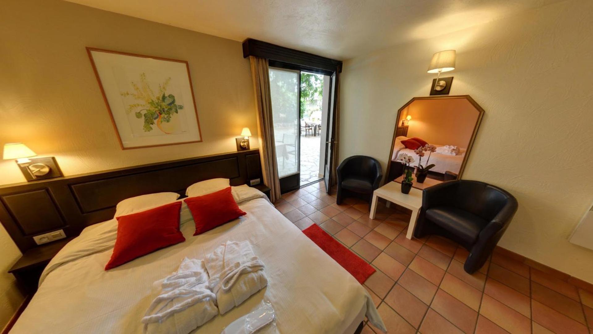 Double Room with Pool View photo 1