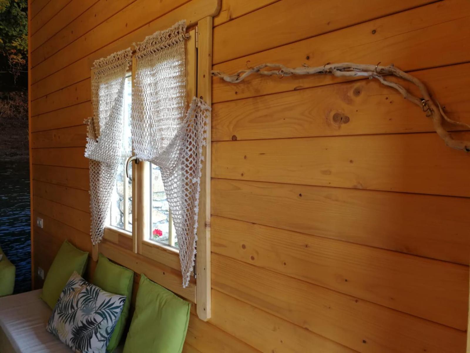 Cottage with Garden View - Photo 5