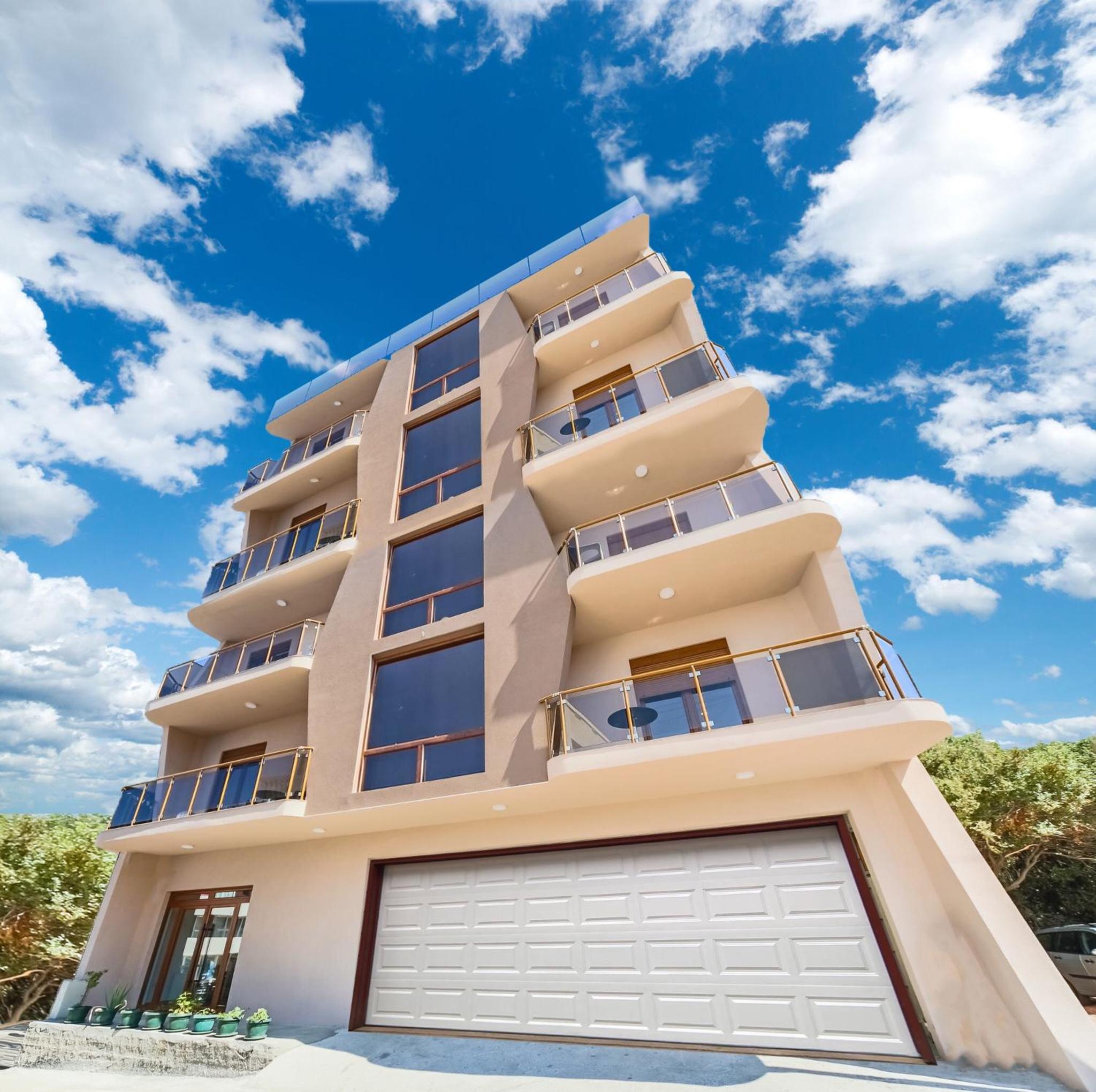 Apartment with Sea View - Photo 3