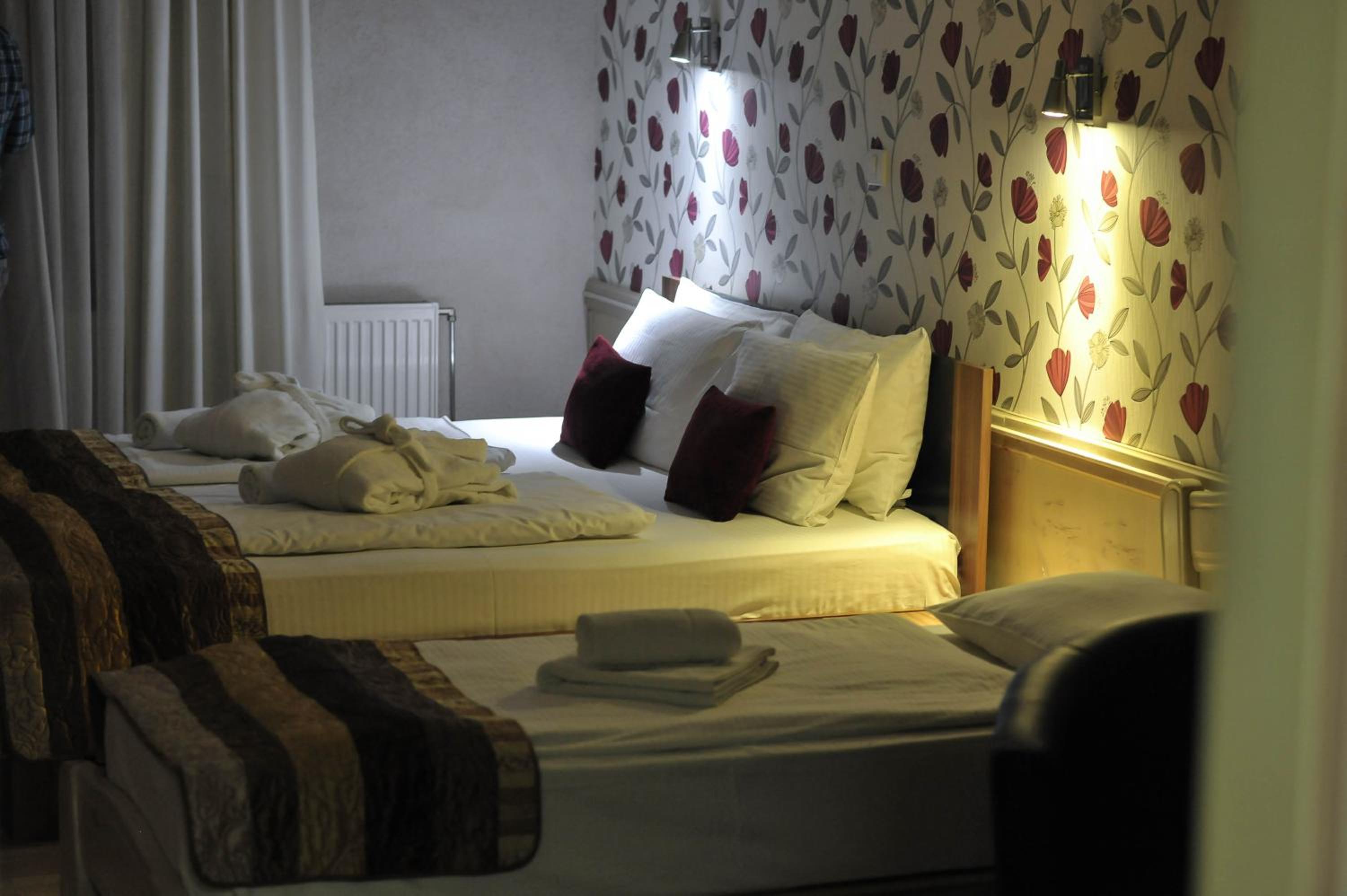 Twin Room - Photo 19