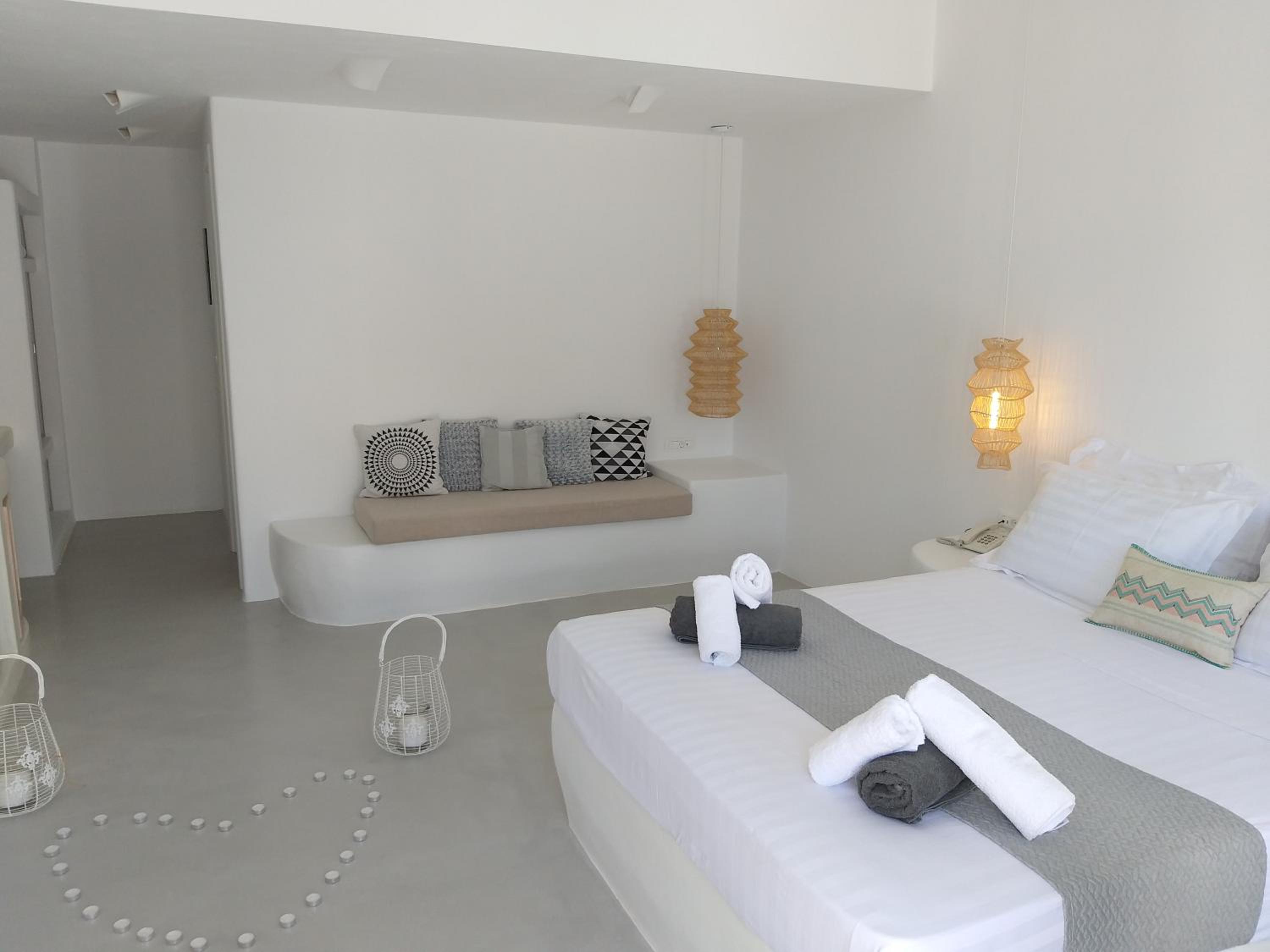 Junior Suite with Jetted Pool 