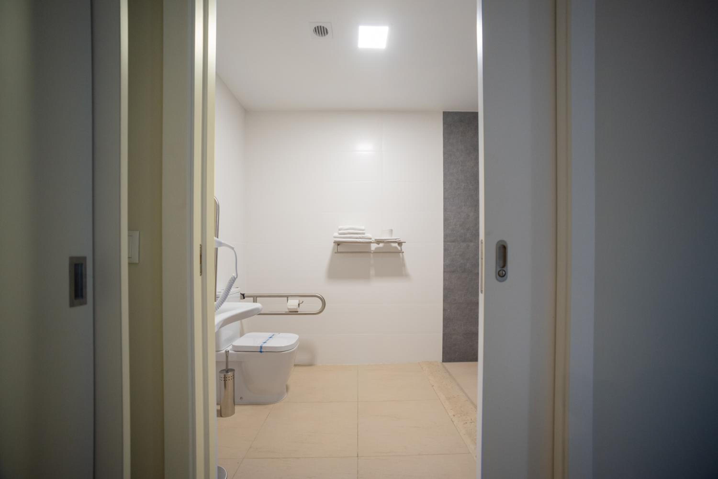 Double Room - Disability Access photo 1