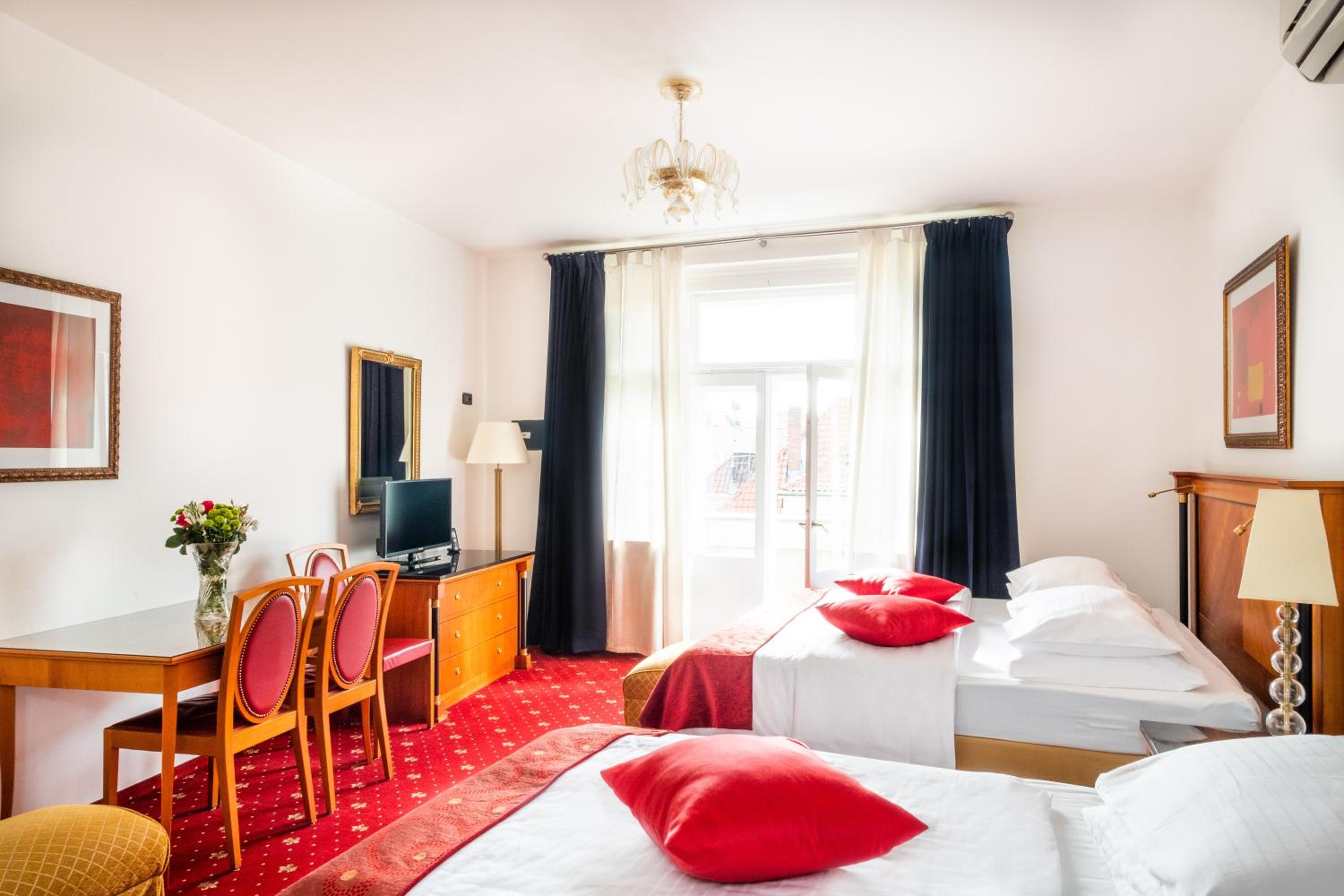 Triple Room - Photo 1