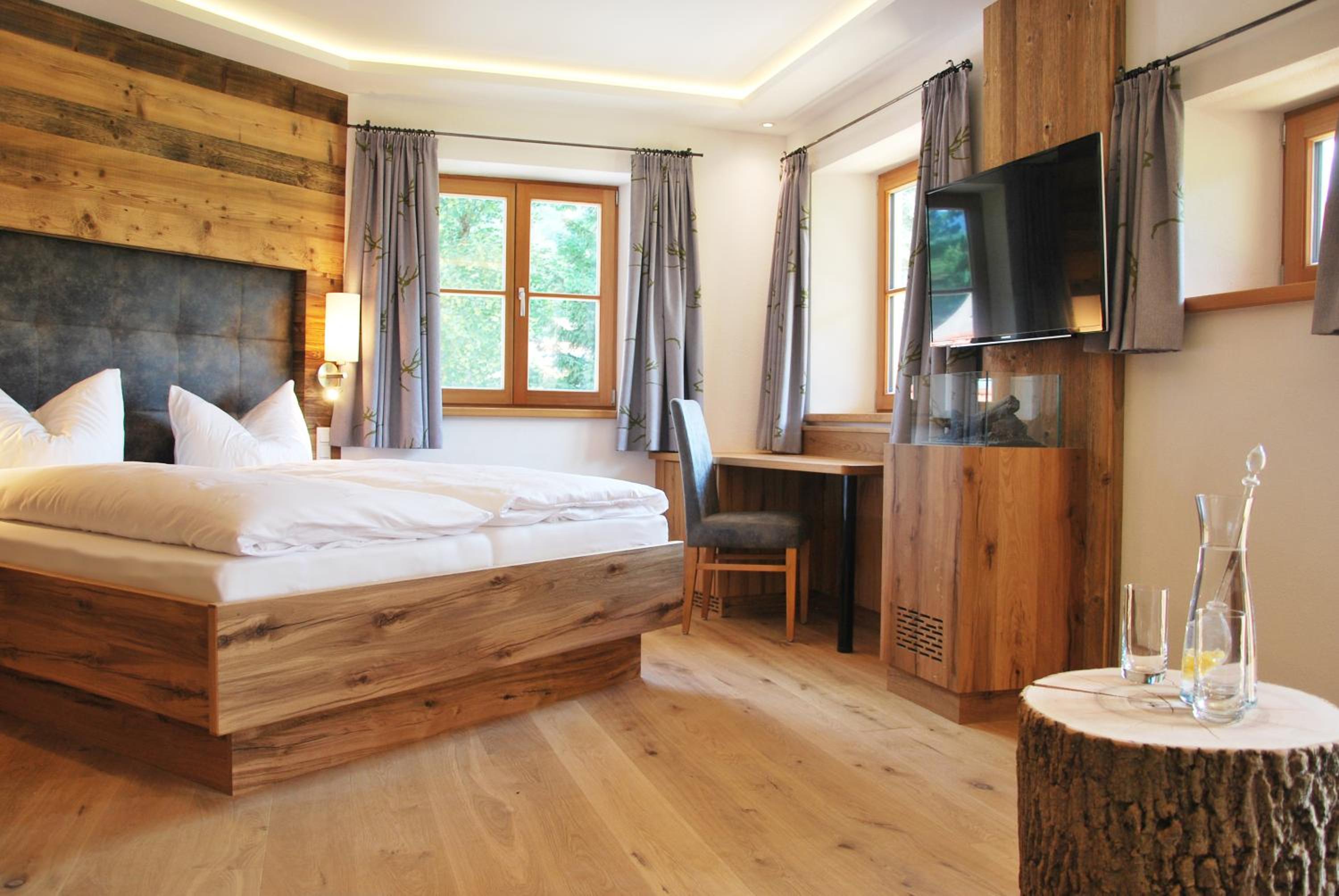Deluxe Double Room with Bath photo 1