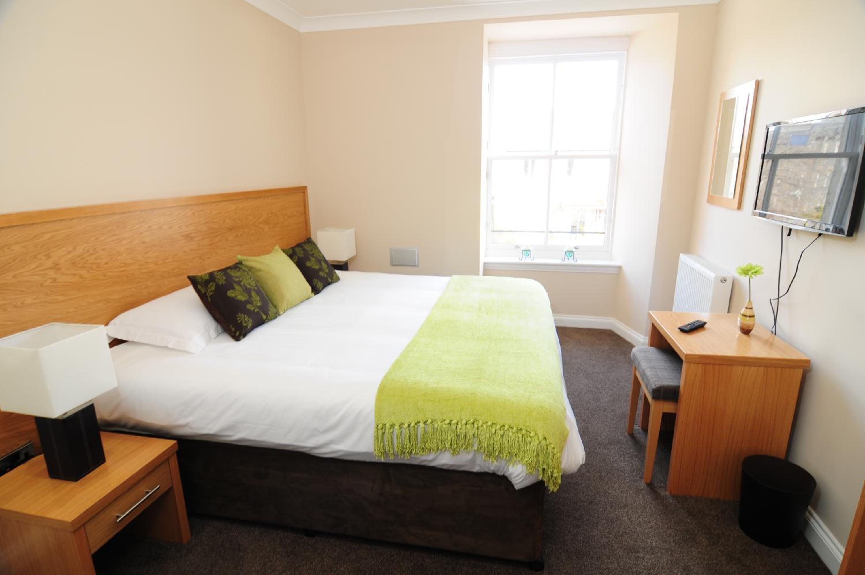 Double Room - Photo 5