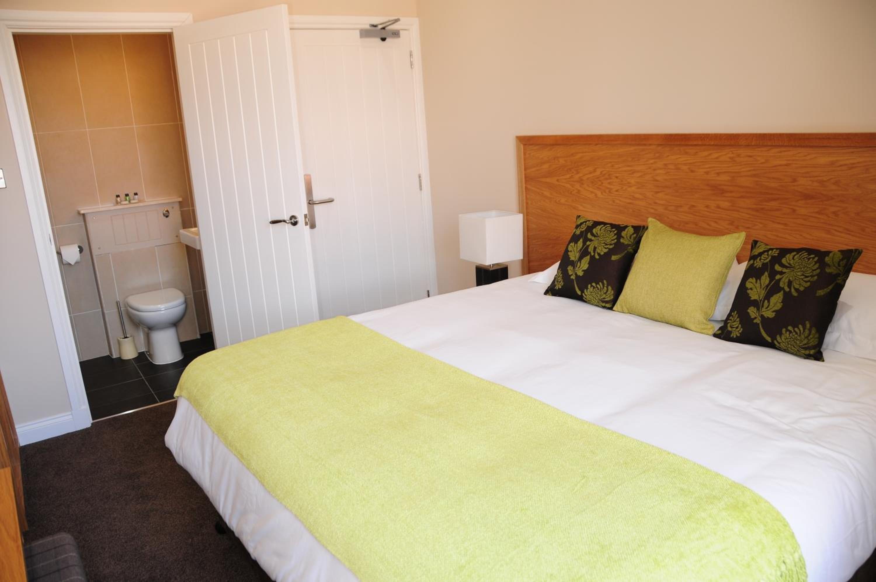 Double Room - Photo 7