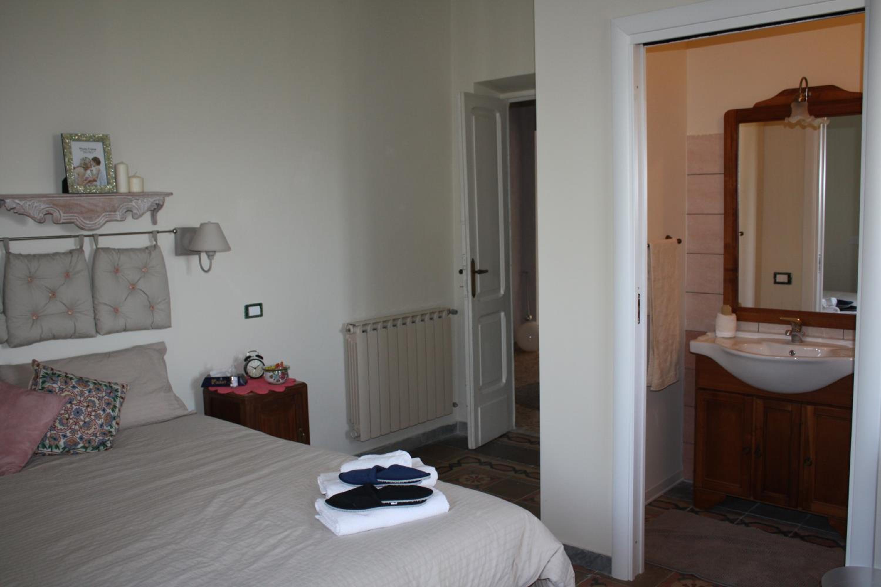 Deluxe Double Room photo 3