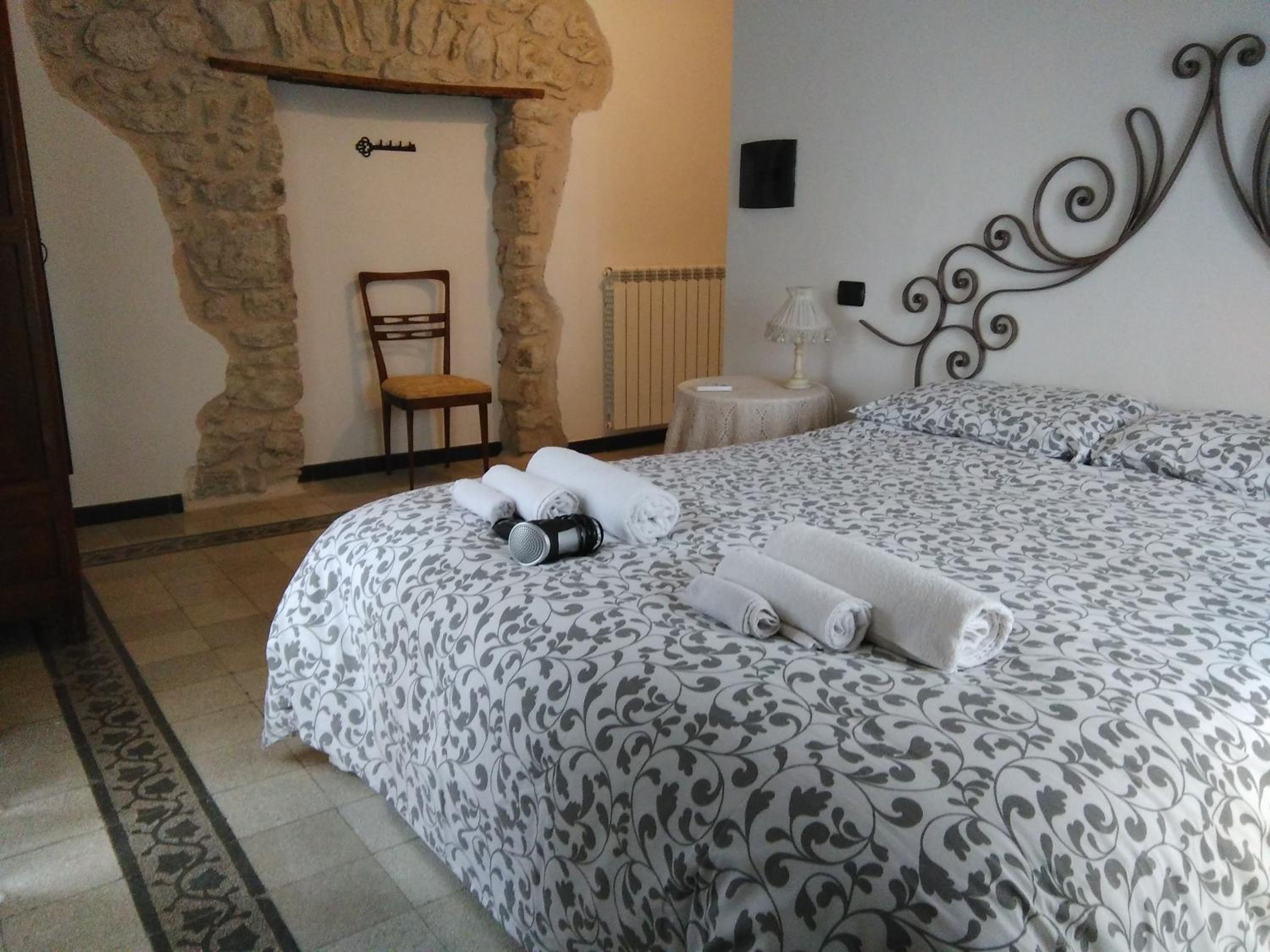 Double Room With Private Bathroom photo 3