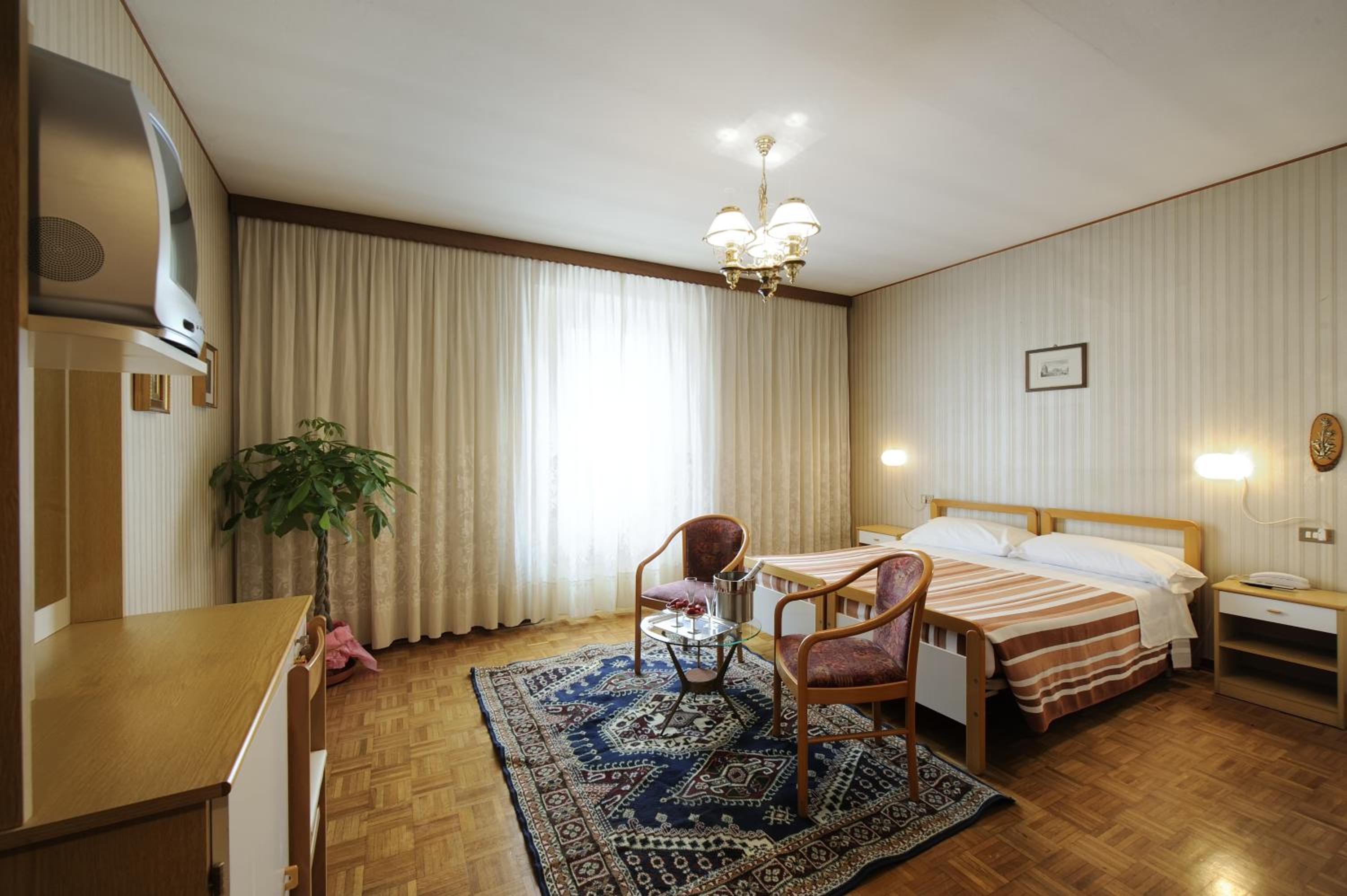 Double Room - Photo 2