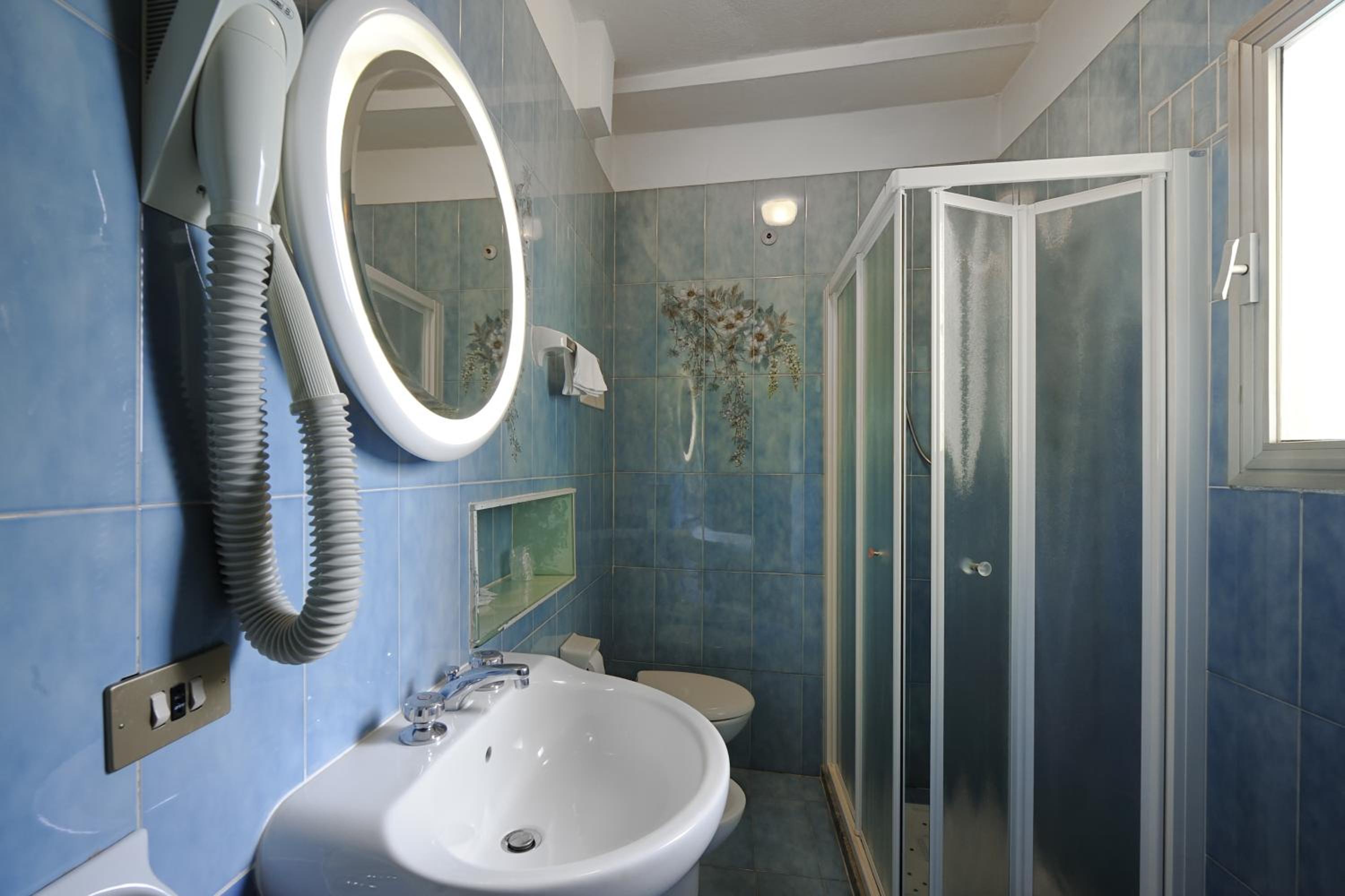 Double Room - Photo 11