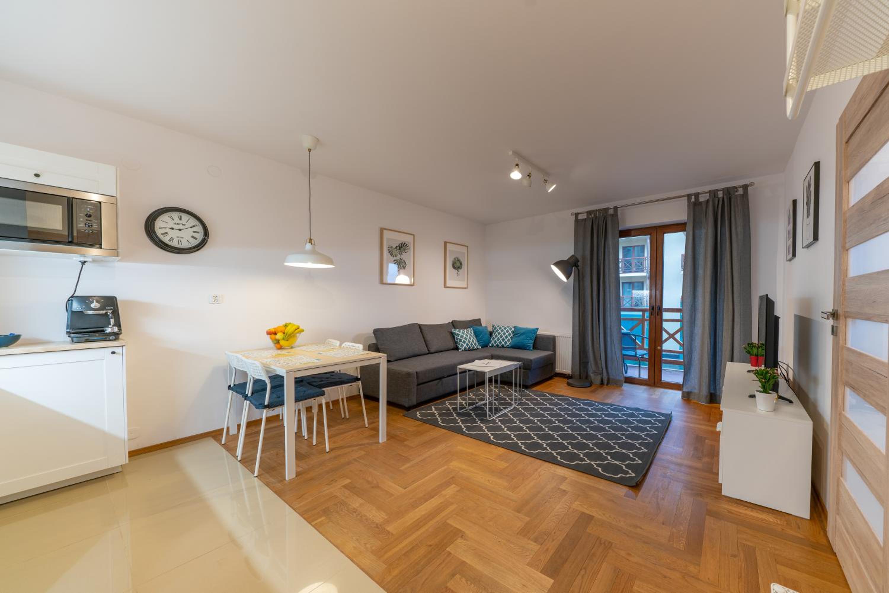 One-Bedroom Apartment - Photo 3