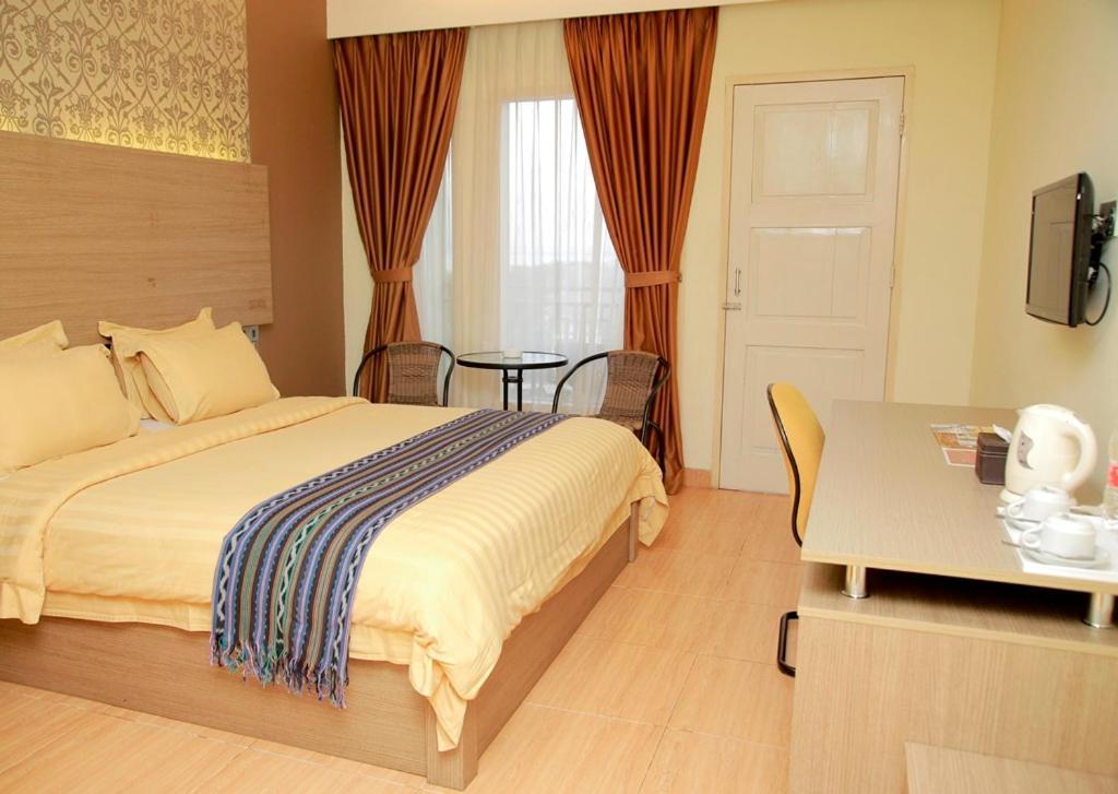 Superior Double or Twin Room - Photo 11